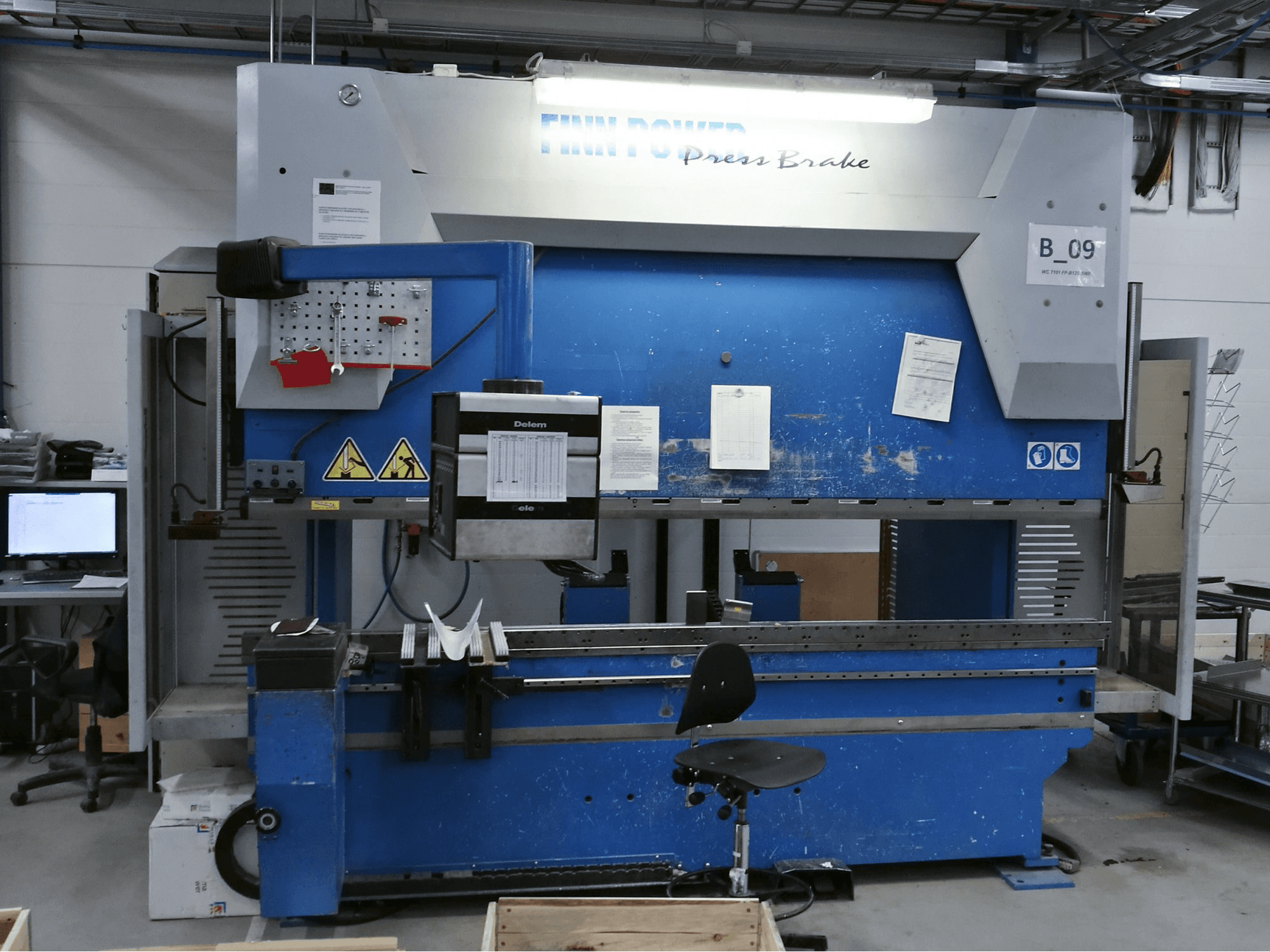 Finn-Power B 125-3060 GC CL6 Mašinos vaizdas iš priekio
