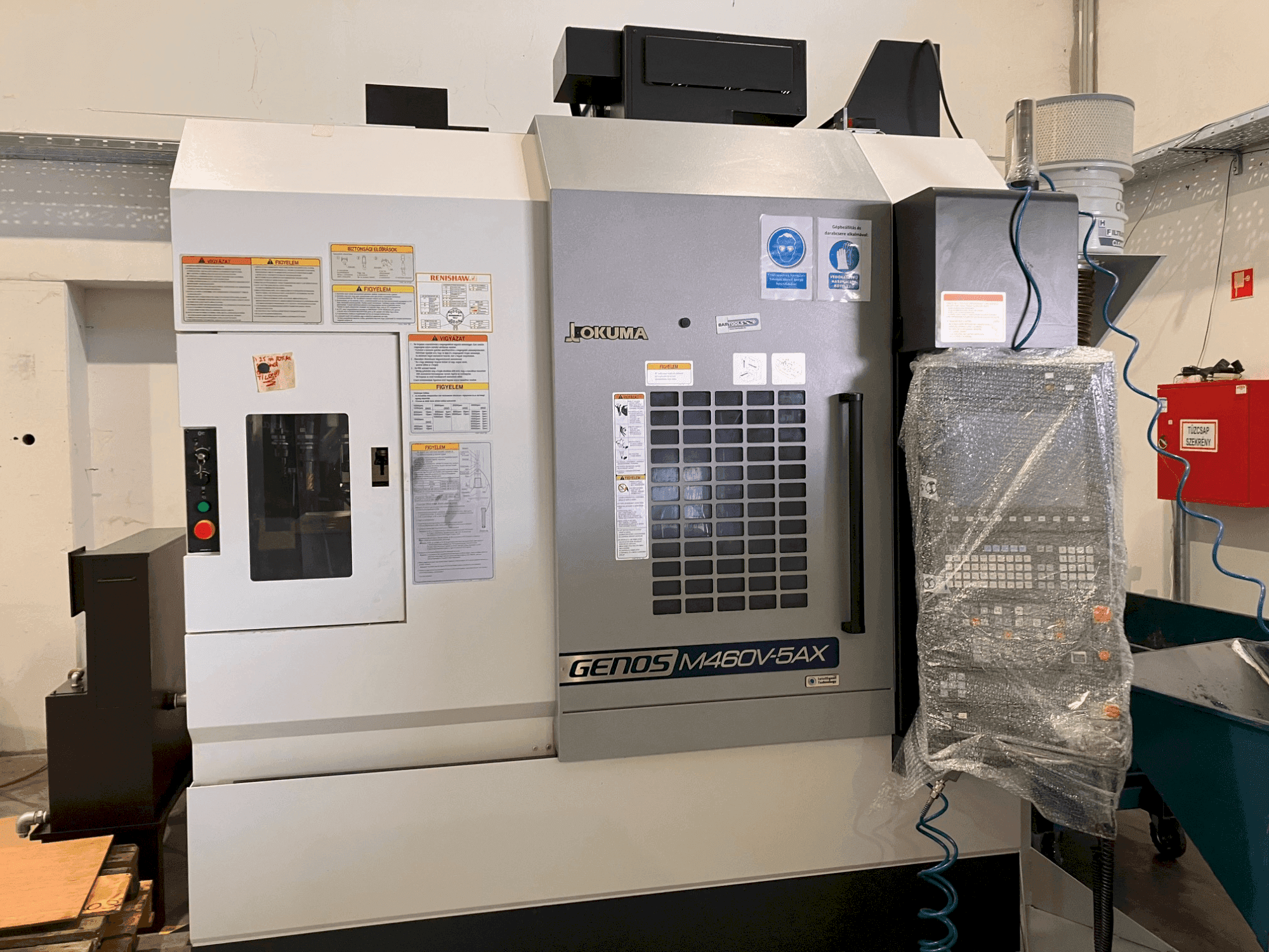 Okuma GENOS M460V-5AX Mašinos vaizdas iš priekio