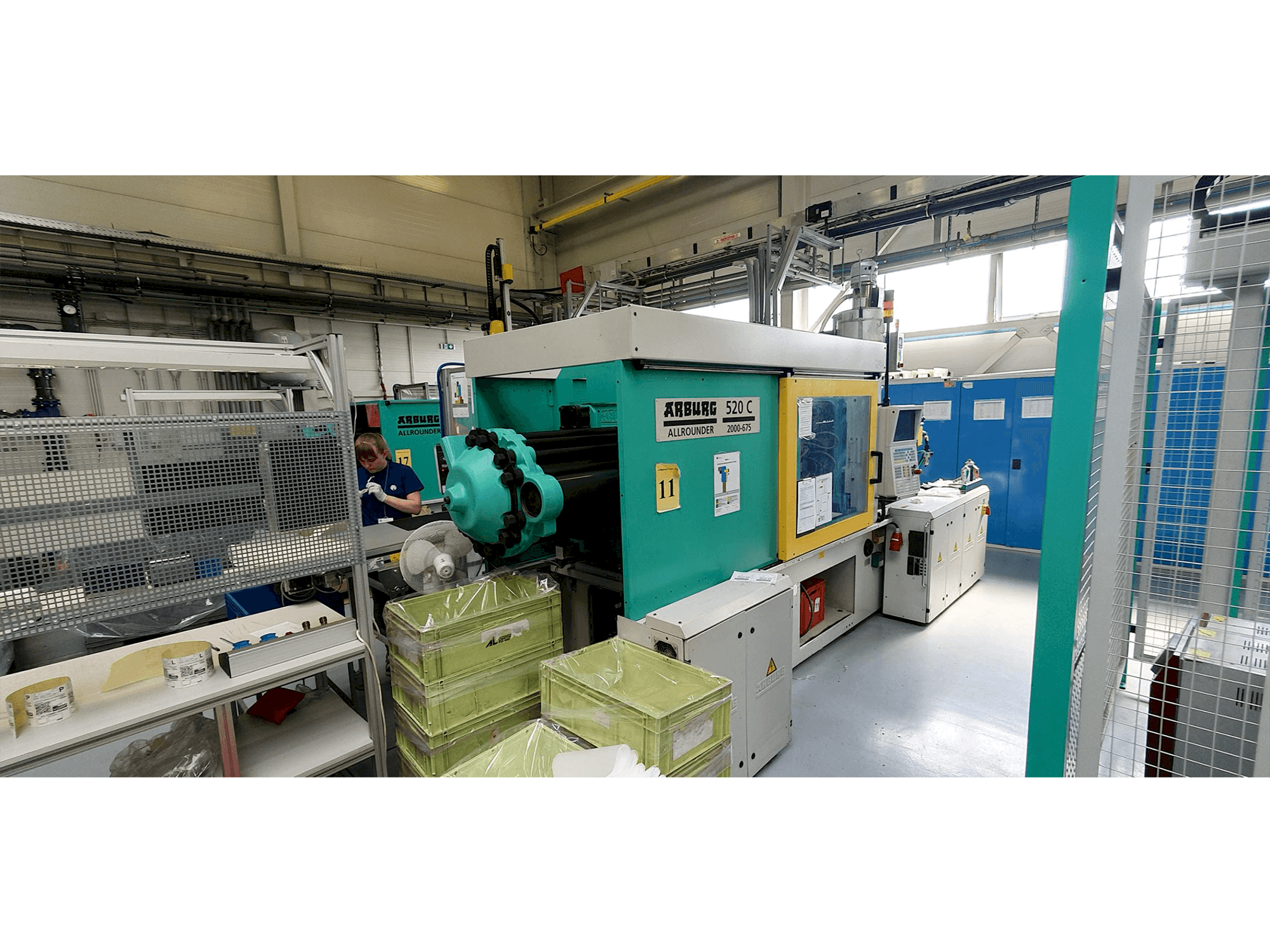 Arburg Allrounder 520 C 2000-675 Mašinos vaizdas iš priekio