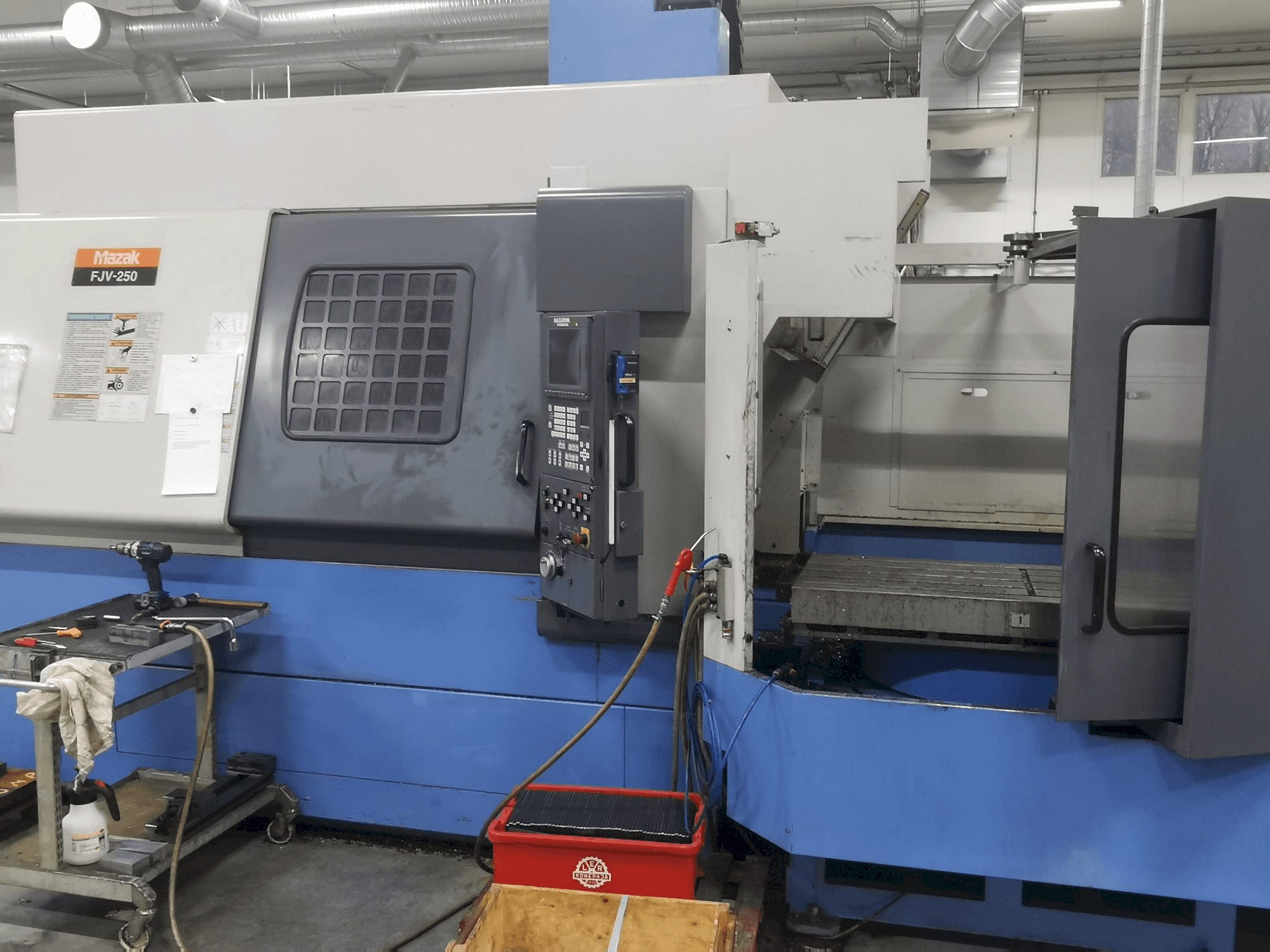 Mazak FJV250 Mašinos vaizdas iš priekio