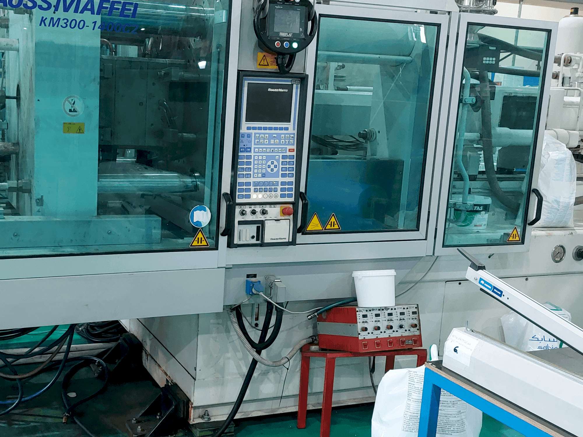 Krauss Maffei 300 – 1400 C2 Mašinos vaizdas iš priekio