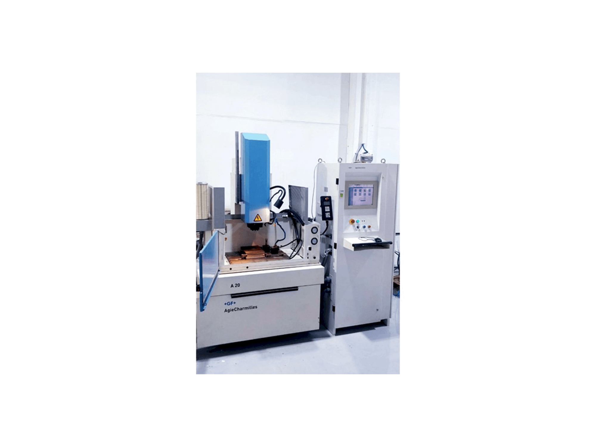 AgieCharmilles SA20 Mašinos vaizdas iš priekio