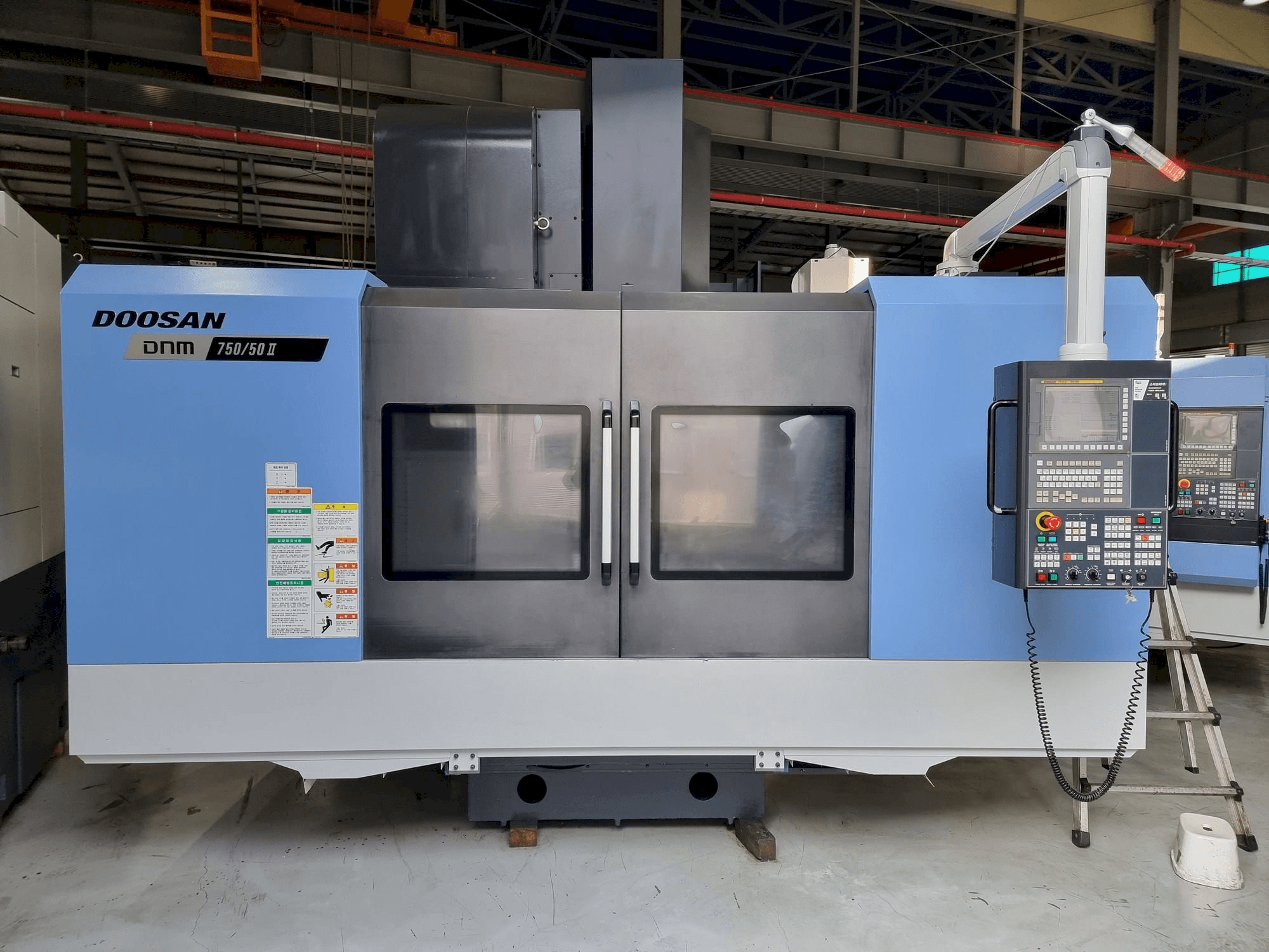 Doosan DNM750/50 II Mašinos vaizdas iš priekio