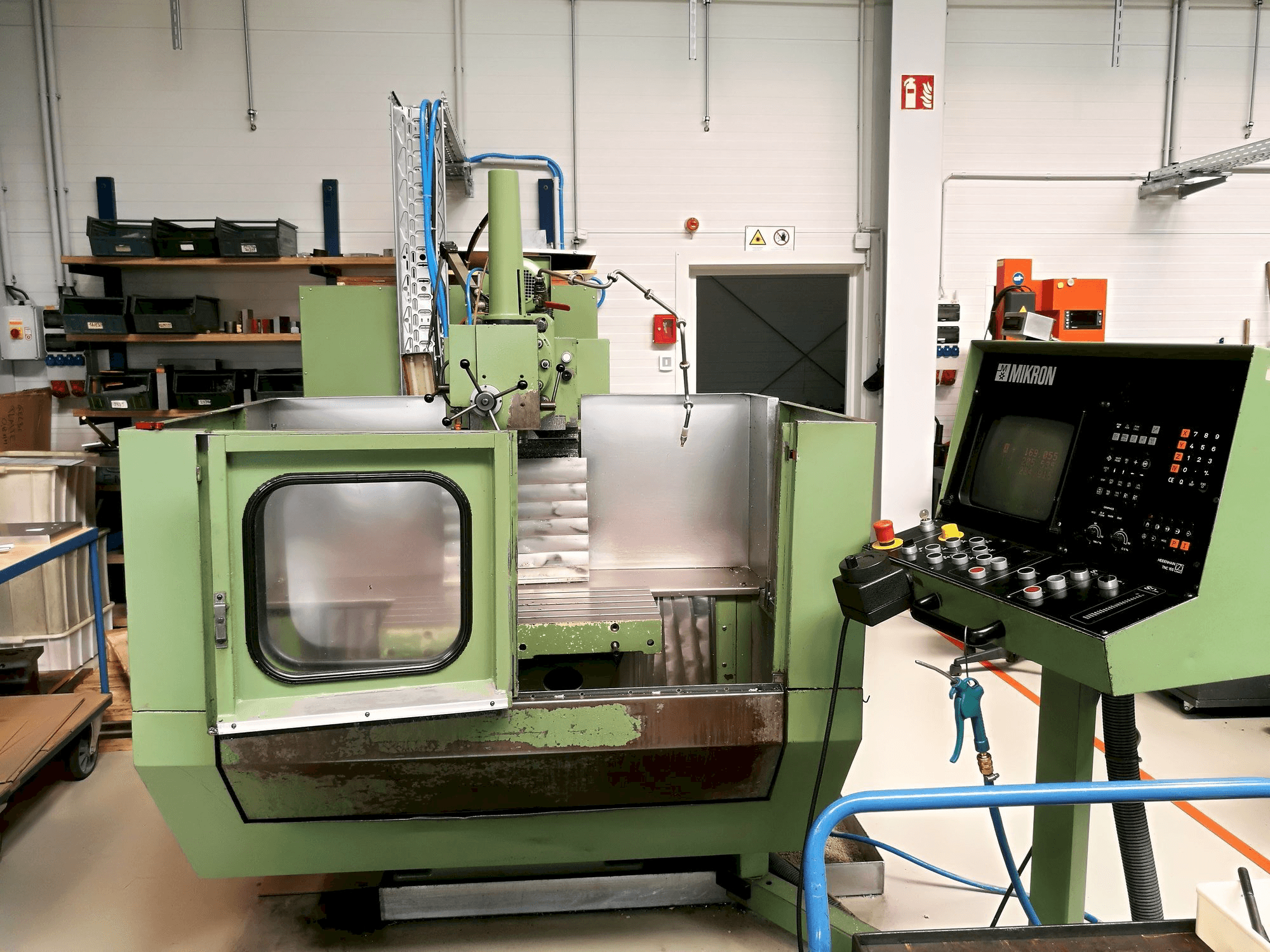 MIKRON WF 21 C Mašinos vaizdas iš priekio