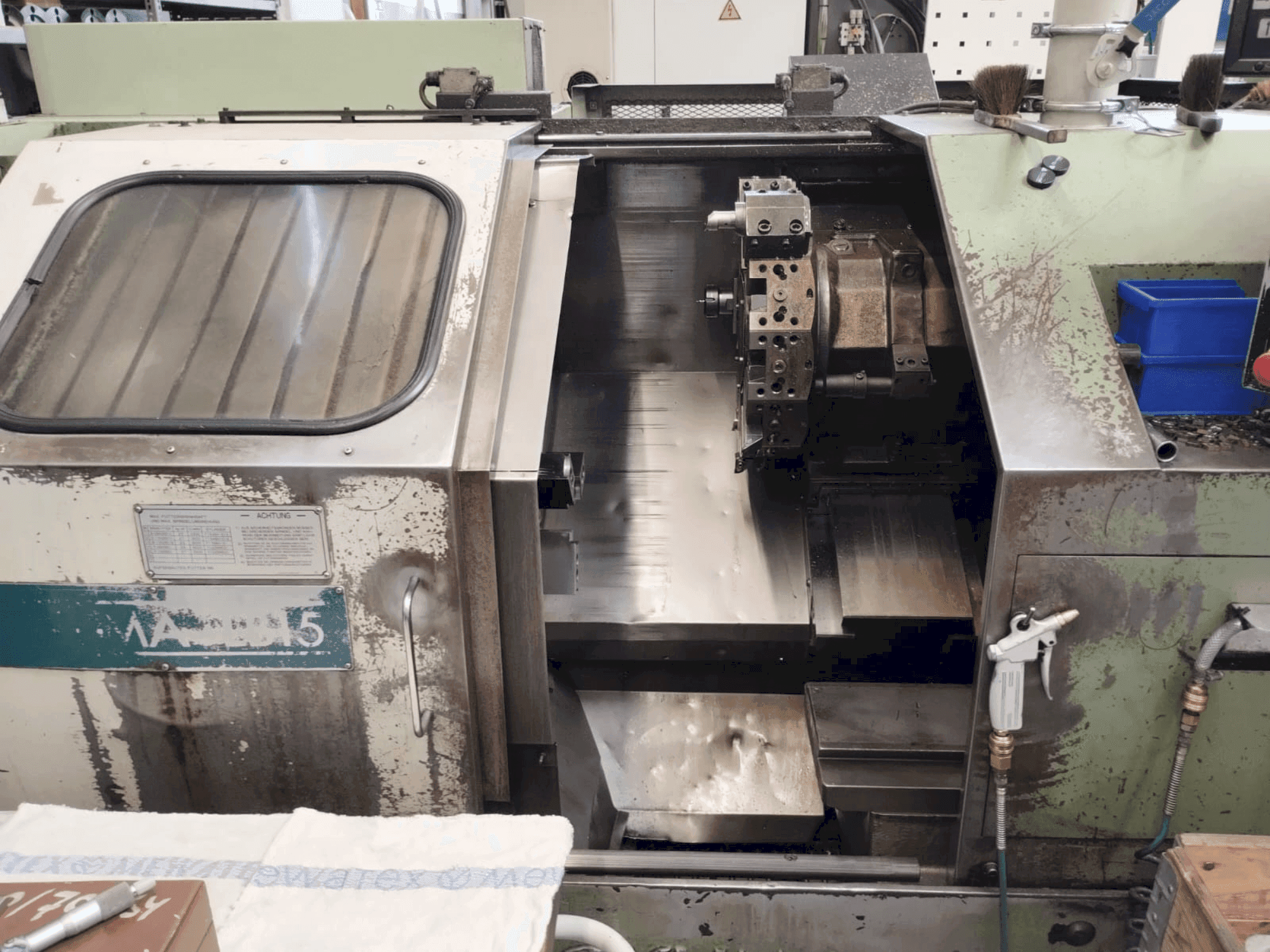 Okuma LB15 Mašinos vaizdas iš priekio