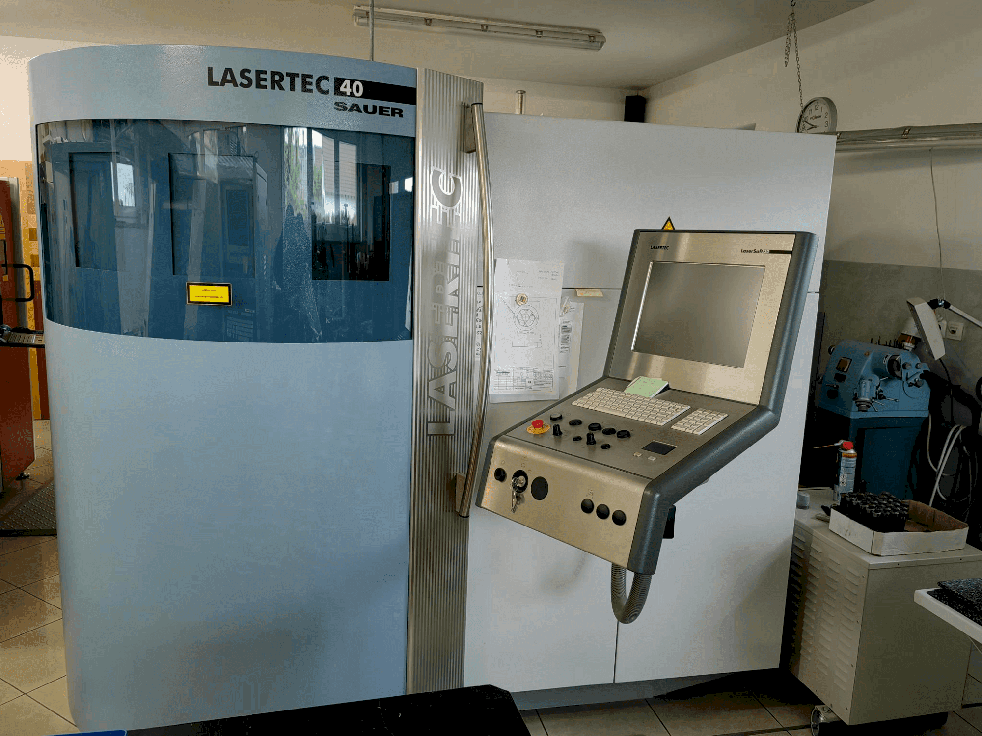 DMG SAUER LASERTEC 40 (2008) Mašinos vaizdas iš priekio