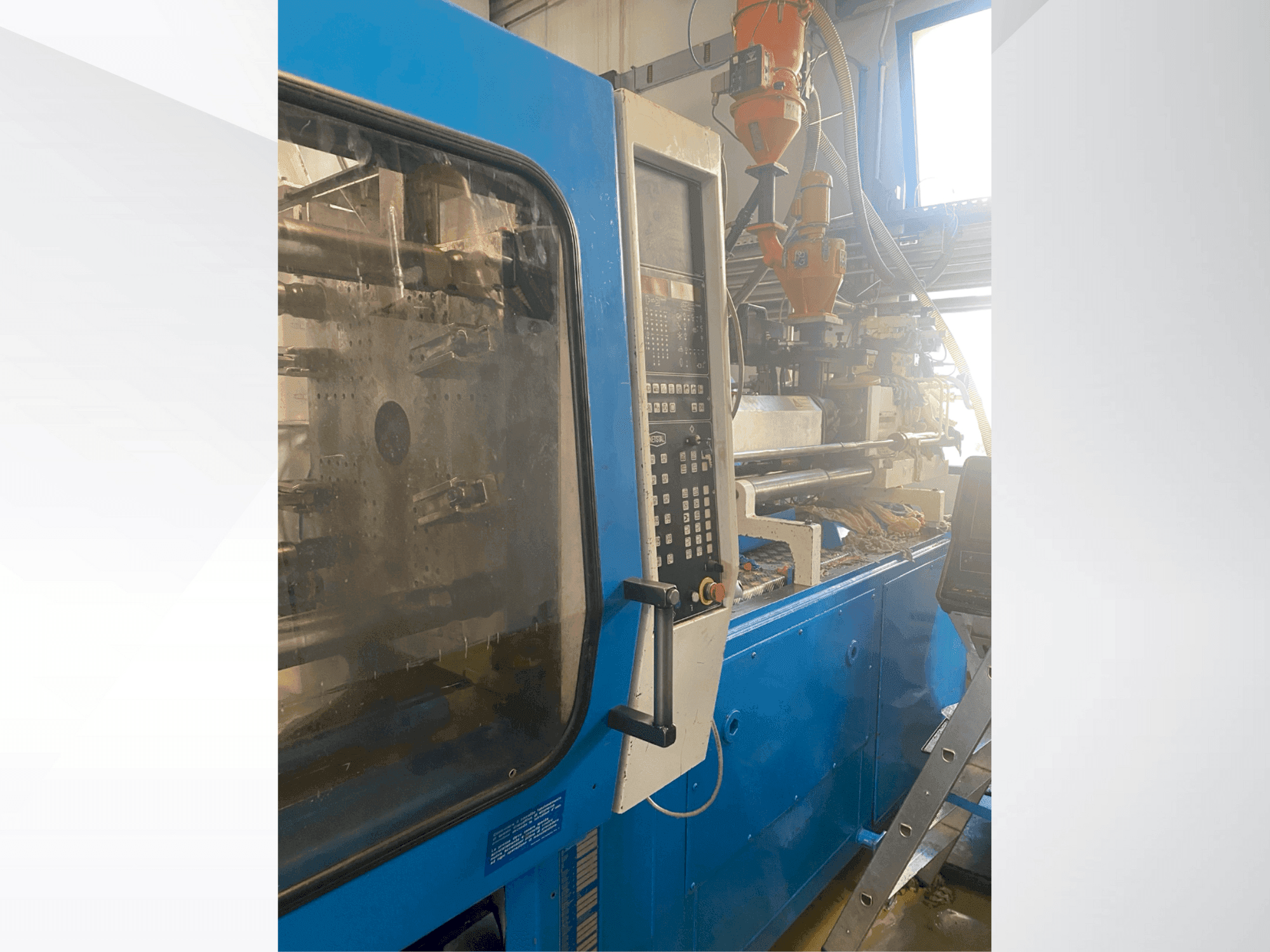 Netstal S-1000-460 Mašinos vaizdas iš priekio