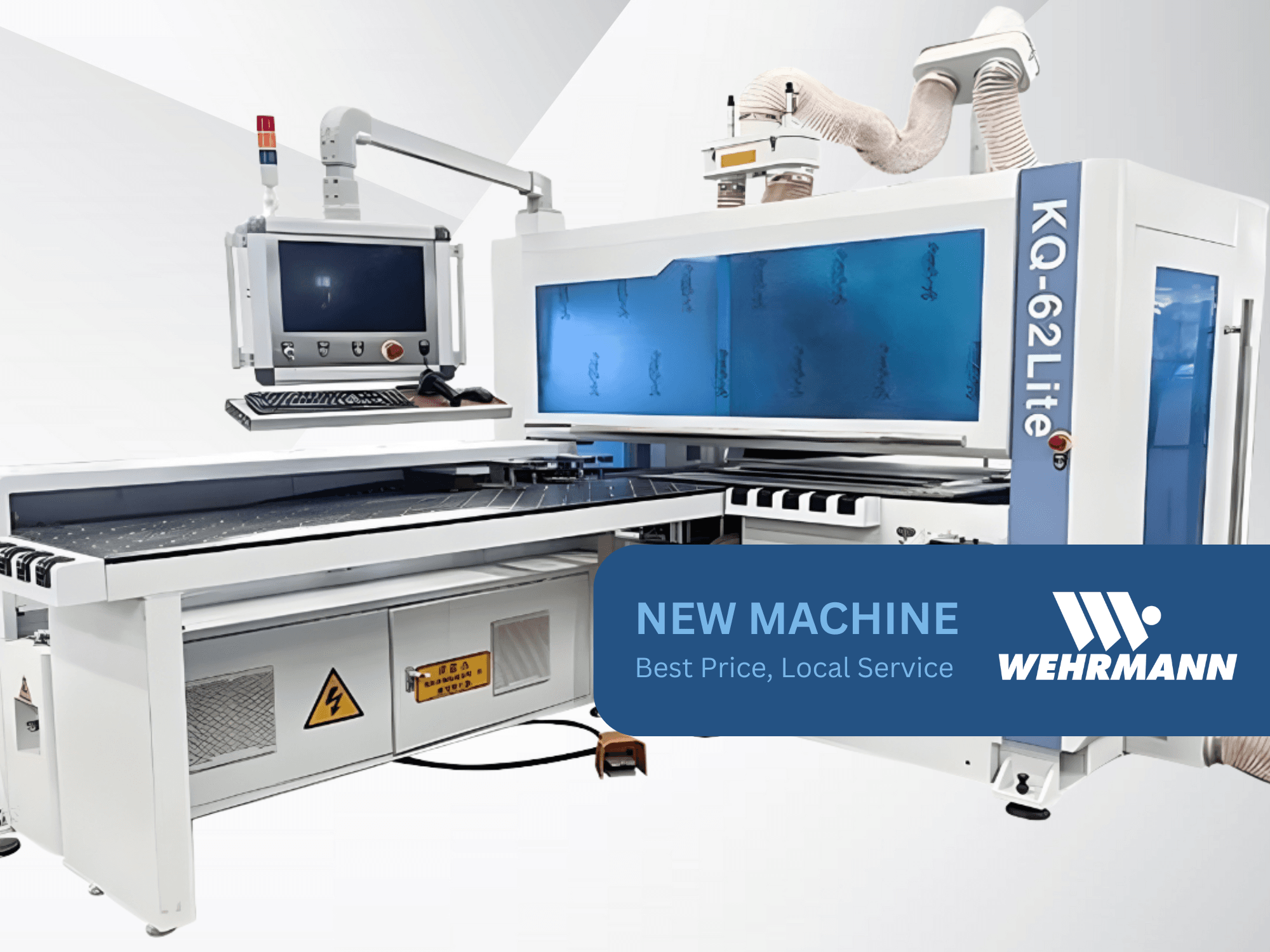 Wehrmann KQ-62Lite CNC staklės, vaizdas iš priekio, su skaitmeniniu ekranu, valdymo skydeliu ir konvejerio juosta su įspėjamaisiais saugos ženklais.
