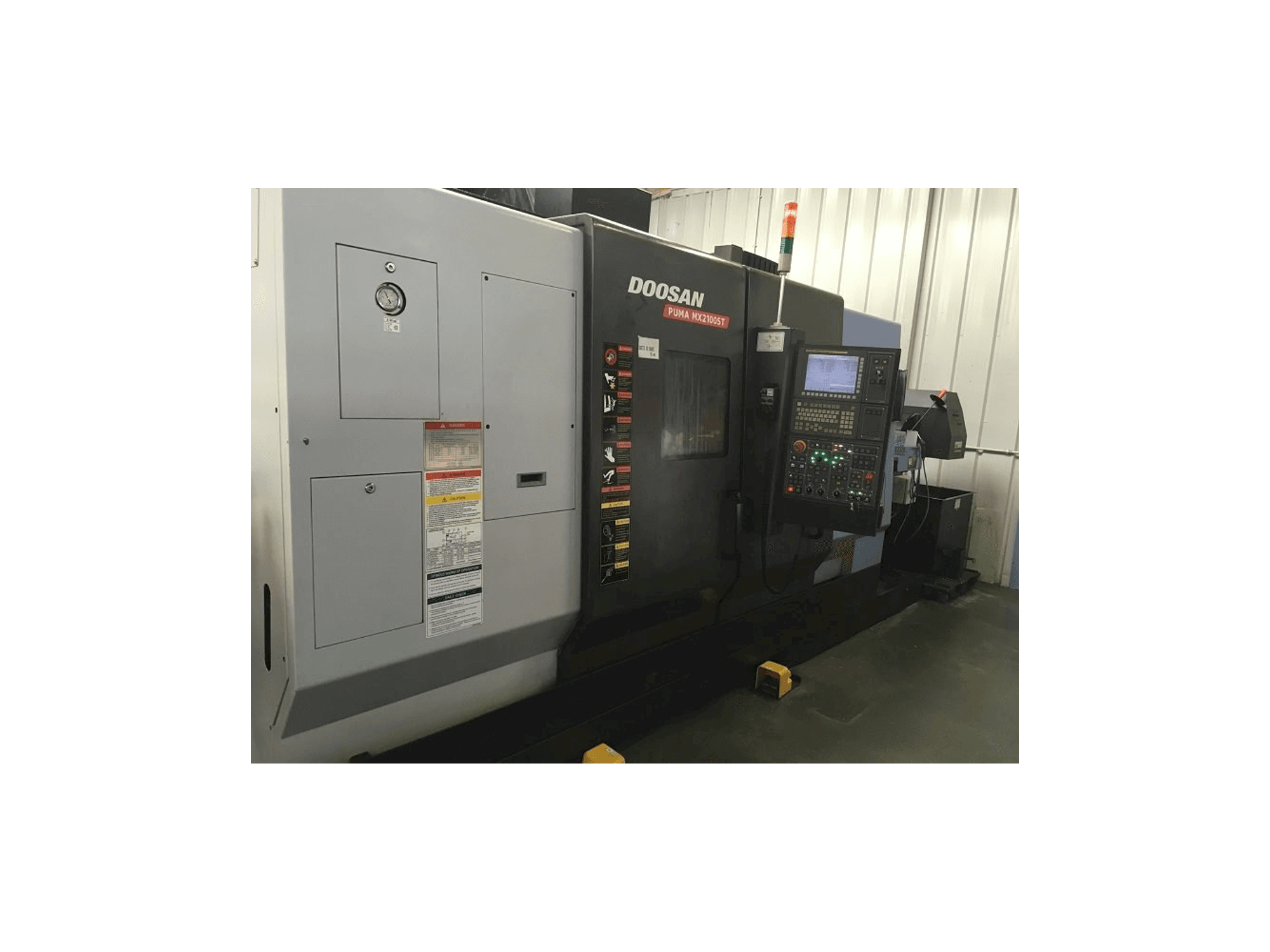 Doosan Puma MX 2100 ST Mašinos vaizdas iš priekio