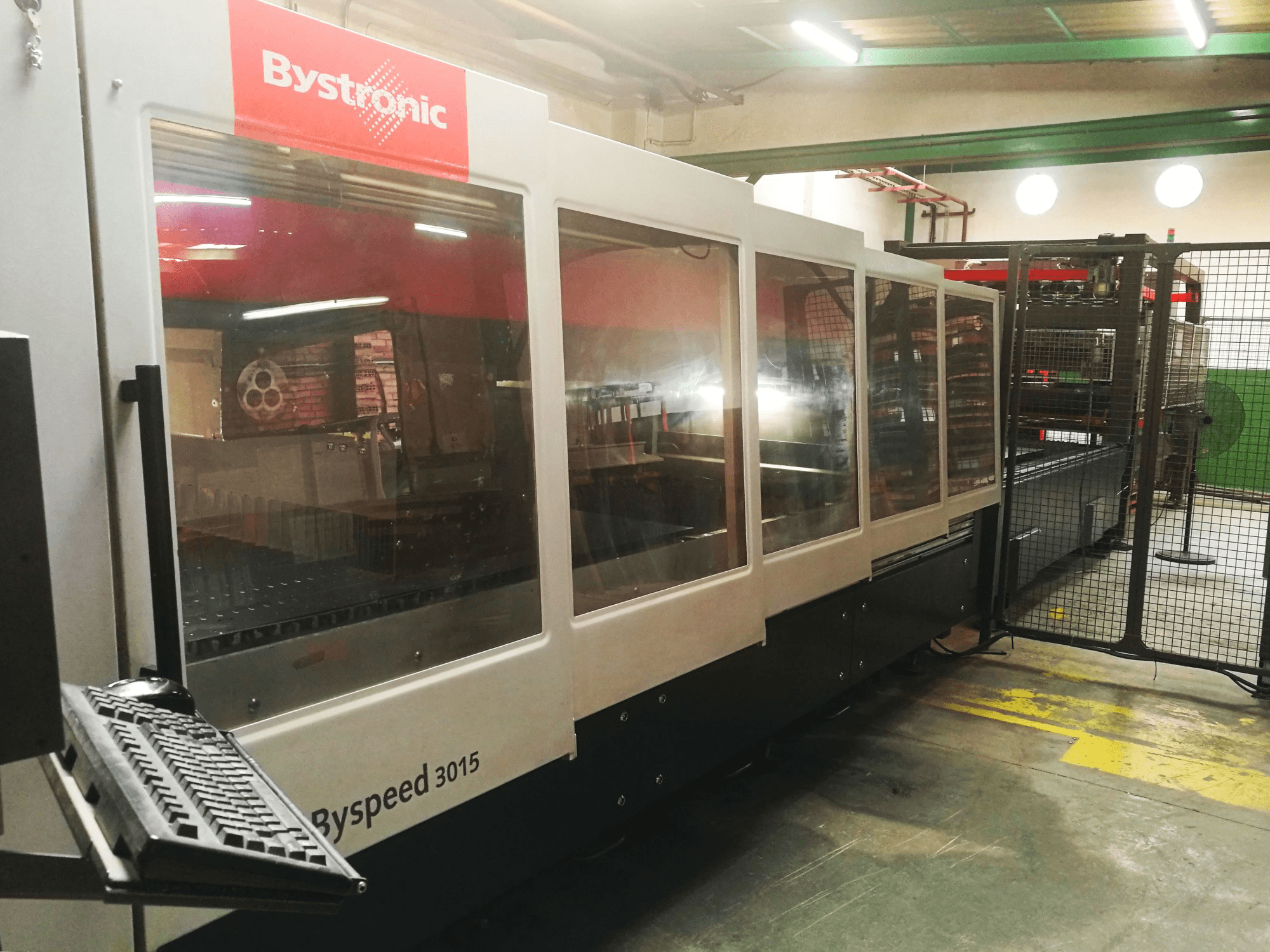 Bystronic Byspeed 3015 Mašinos dešinės pusės vaizdas