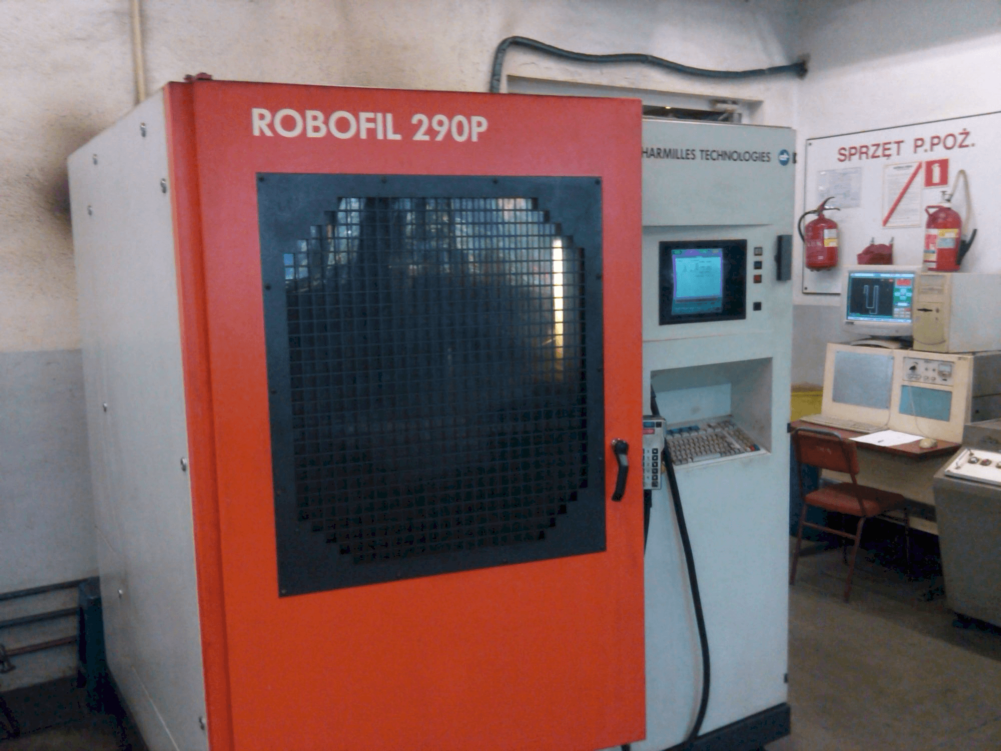 CHARMILLES Robofil 290 P Mašinos vaizdas iš priekio
