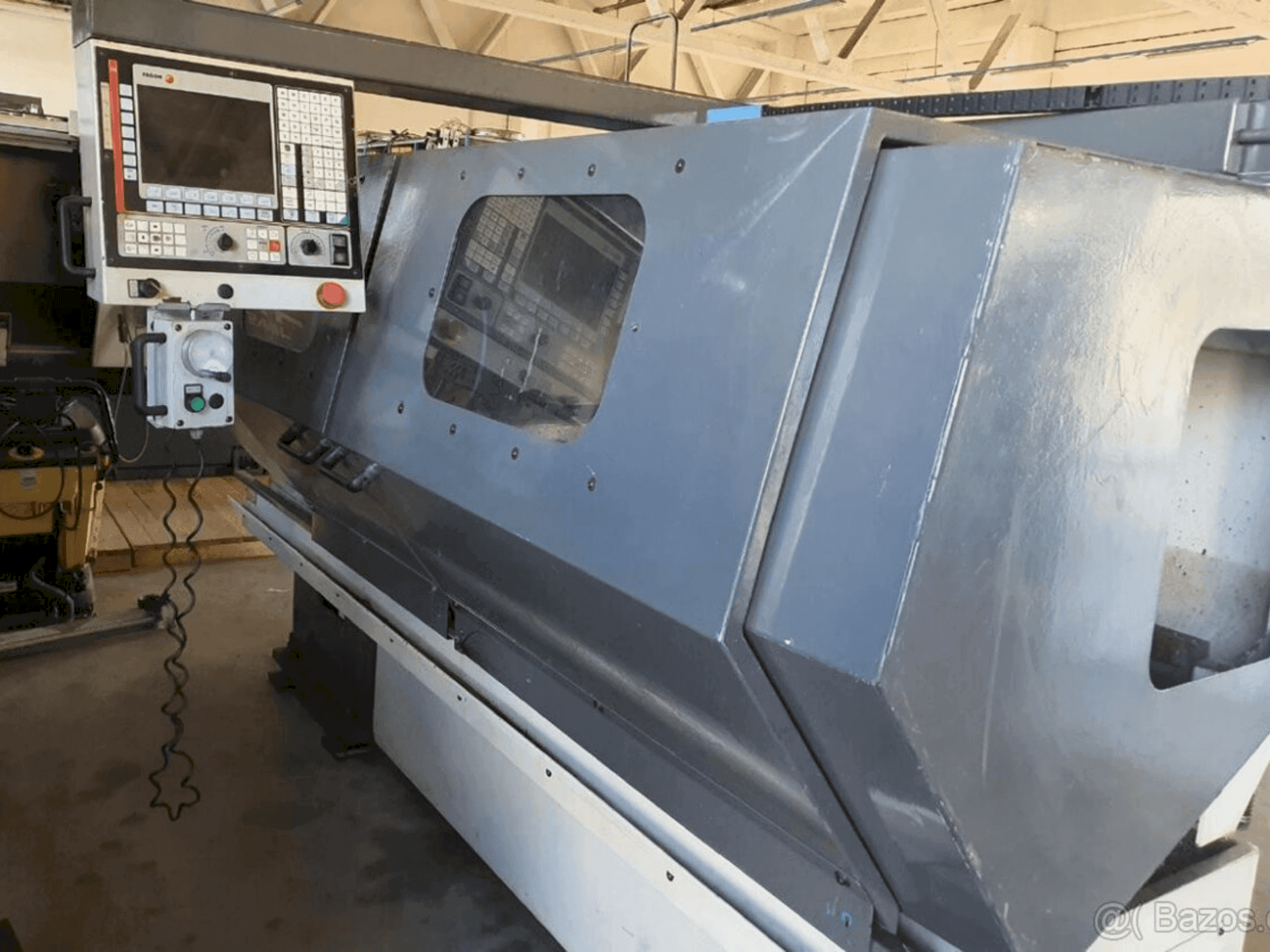 Pinacho Taurus 260 (2000) Mašinos vaizdas iš priekio