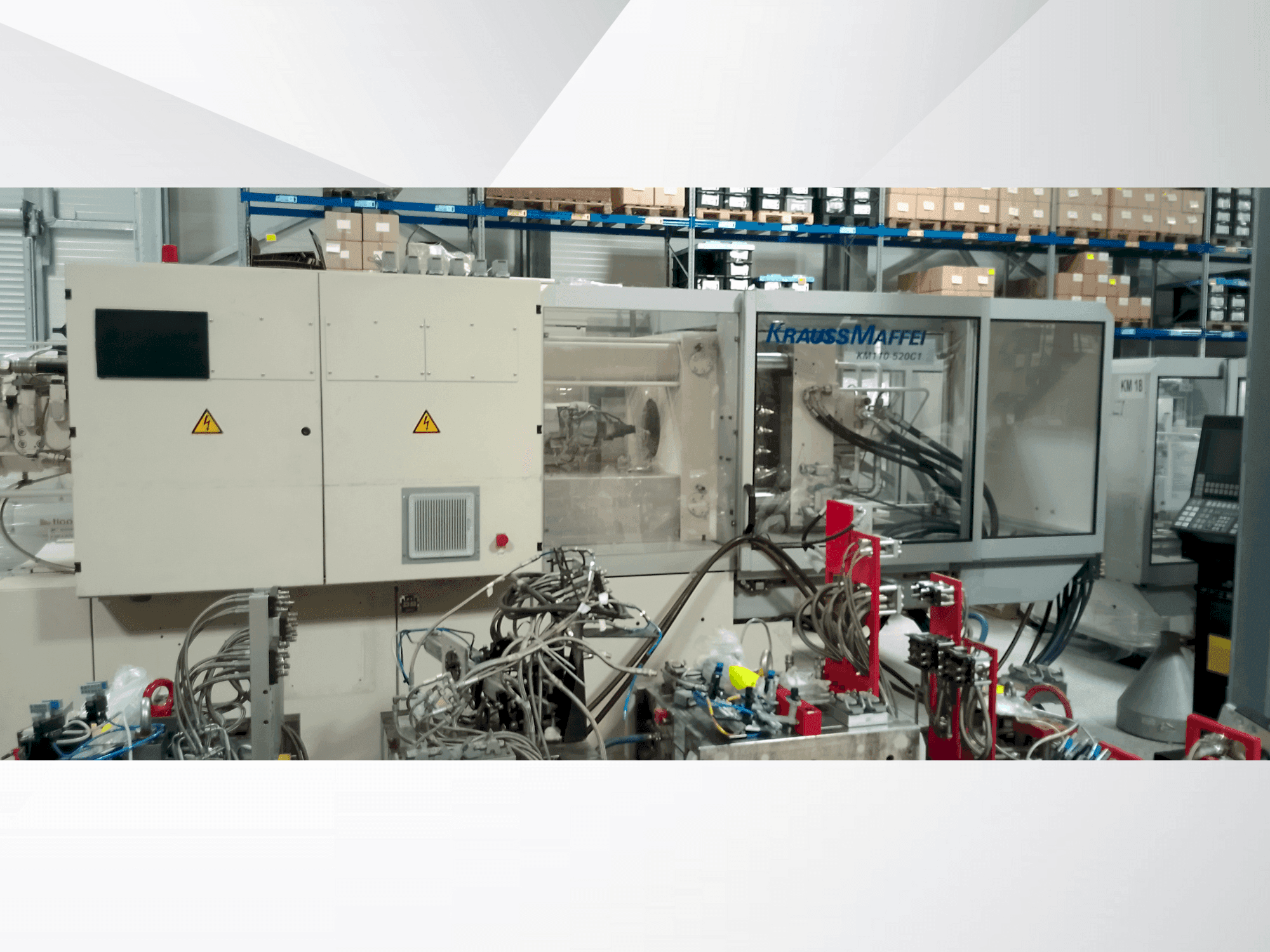 Krauss Maffei 110-520 C1 Mašinos vaizdas iš priekio