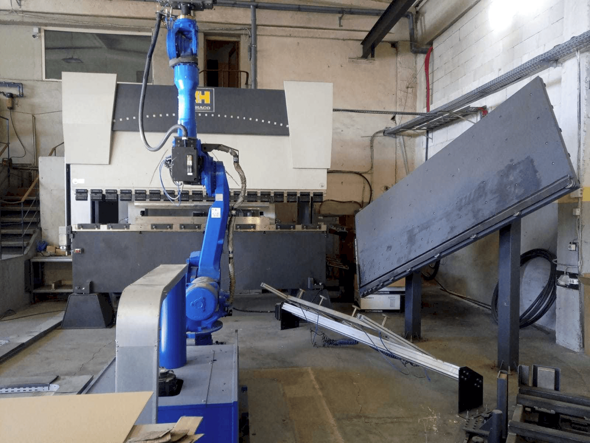 HACO ERM 36150 Mašinos vaizdas iš priekio