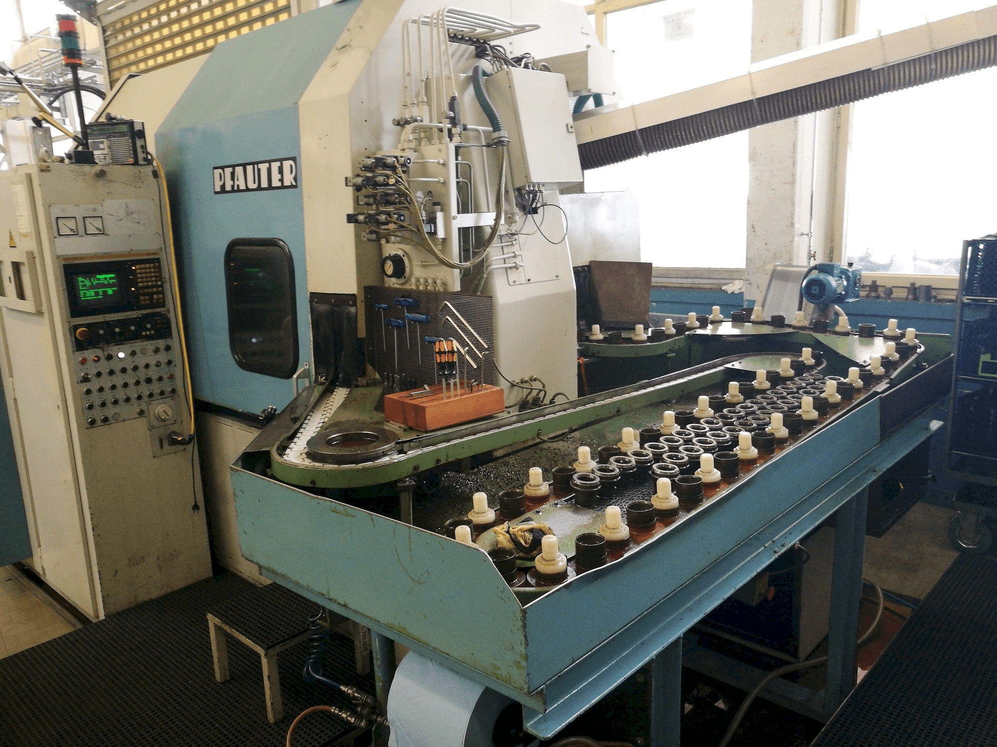 Pfauter PA 320 NC Mašinos vaizdas iš priekio