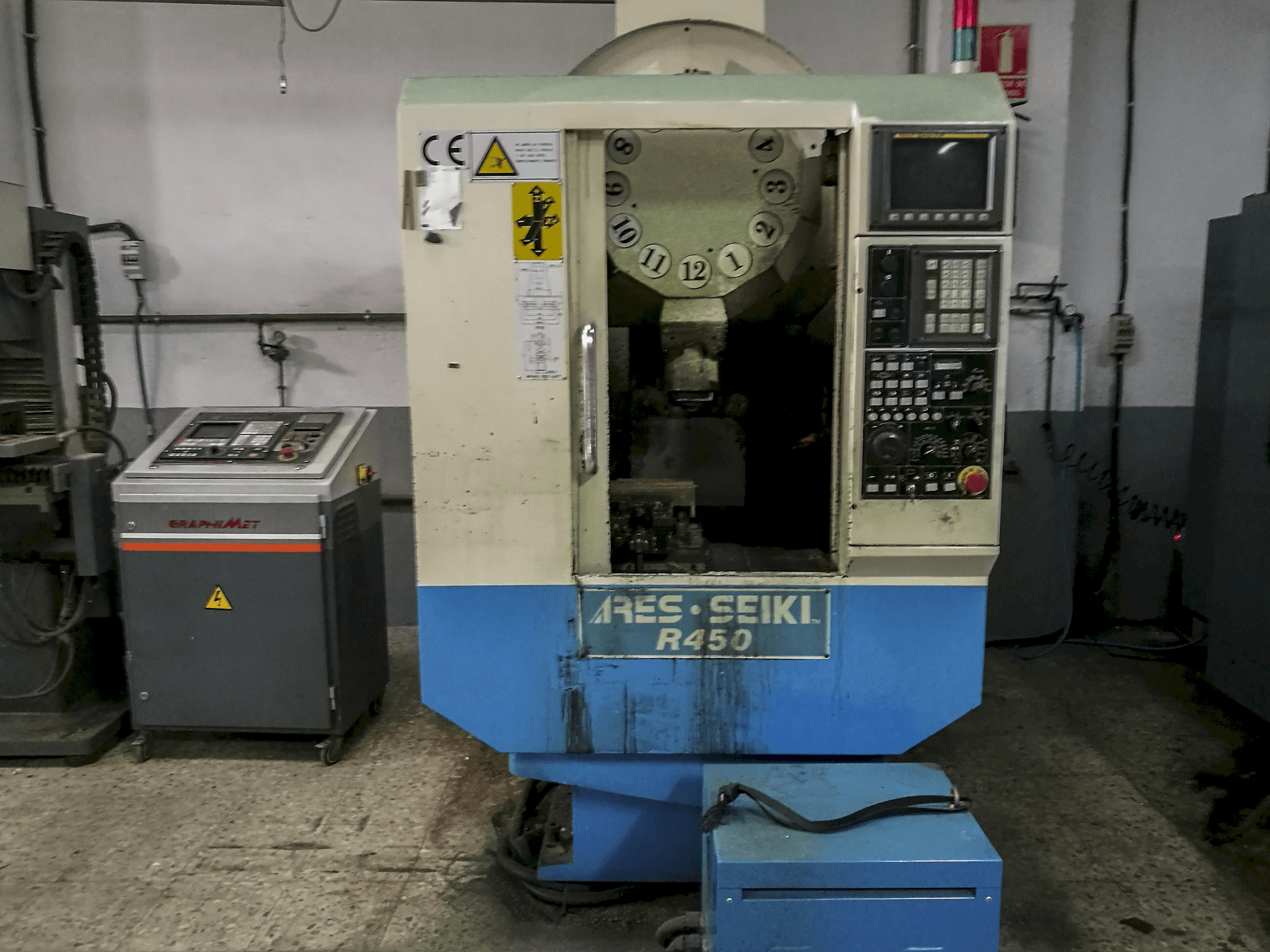 ARES R-450 Mašinos vaizdas iš priekio