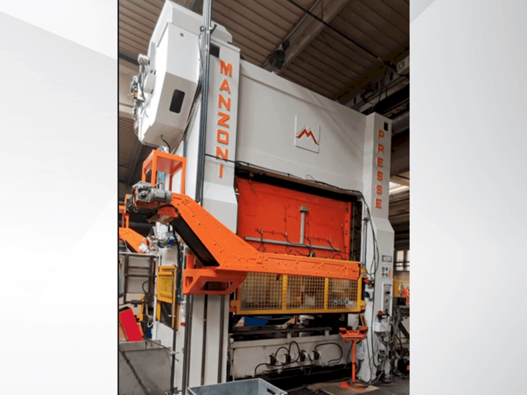 RAVNE PRESSES Manzoni 315 Mašinos vaizdas iš priekio