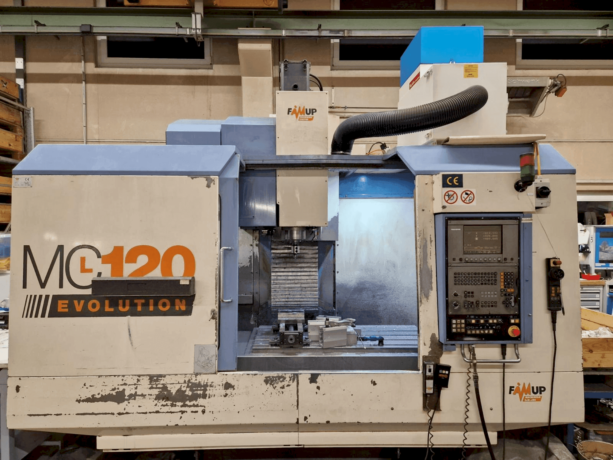 FAMUP MCL 120 Evolution Mašinos vaizdas iš priekio
