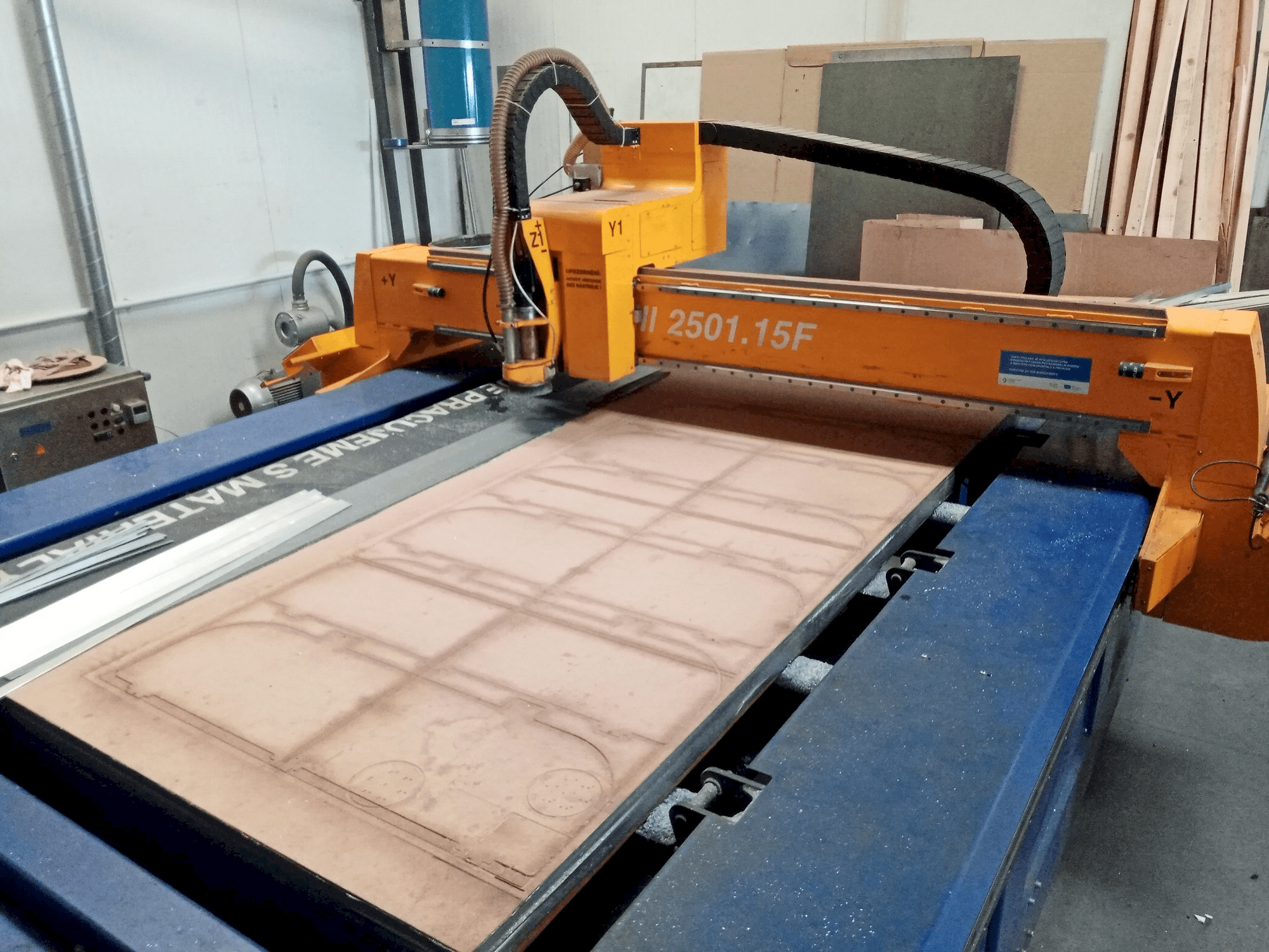 MicroStep MICROMILL 2501.15F Mašinos vaizdas iš priekio