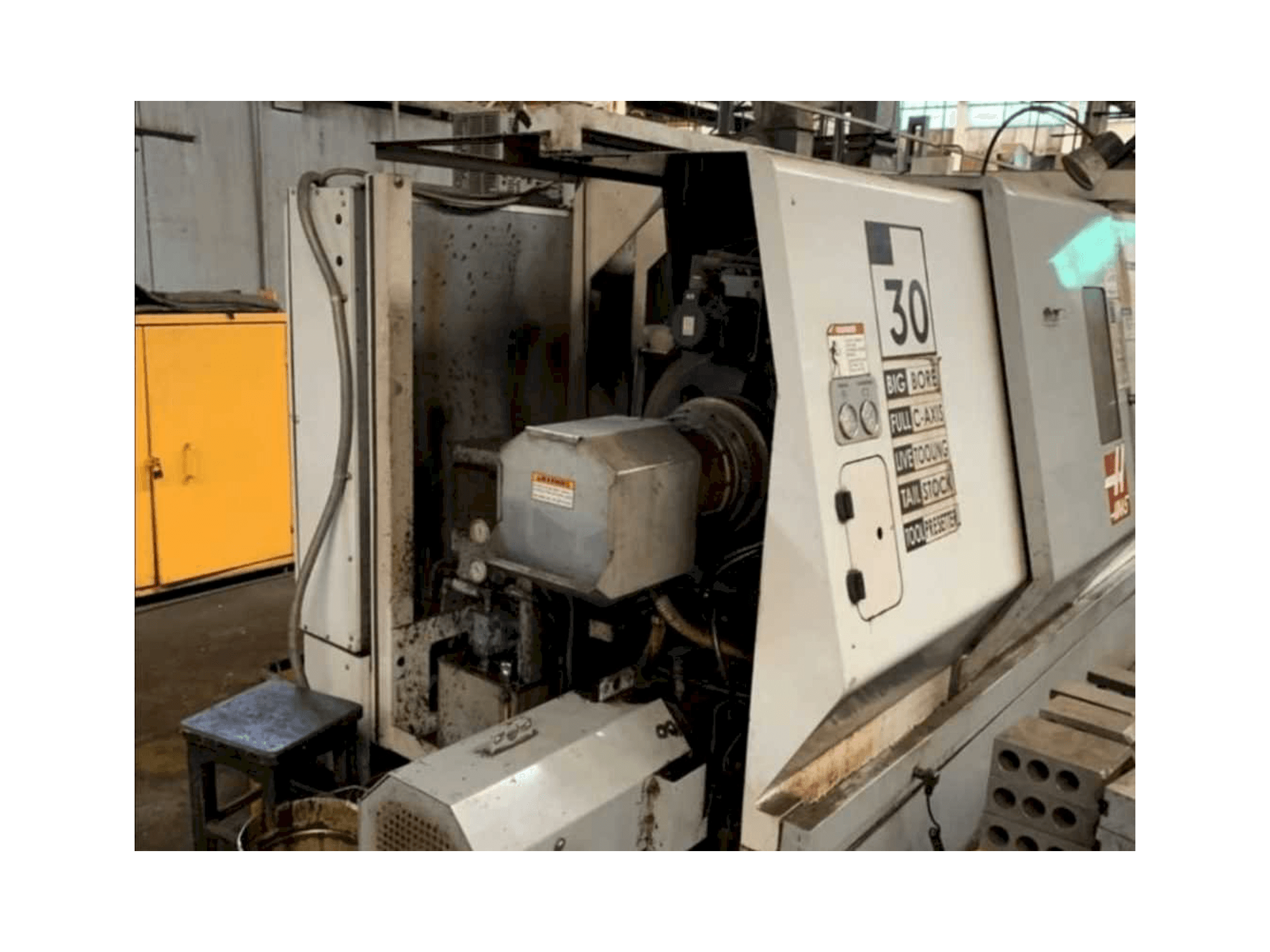 HAAS SL-30BTHE Mašinos vaizdas iš priekio