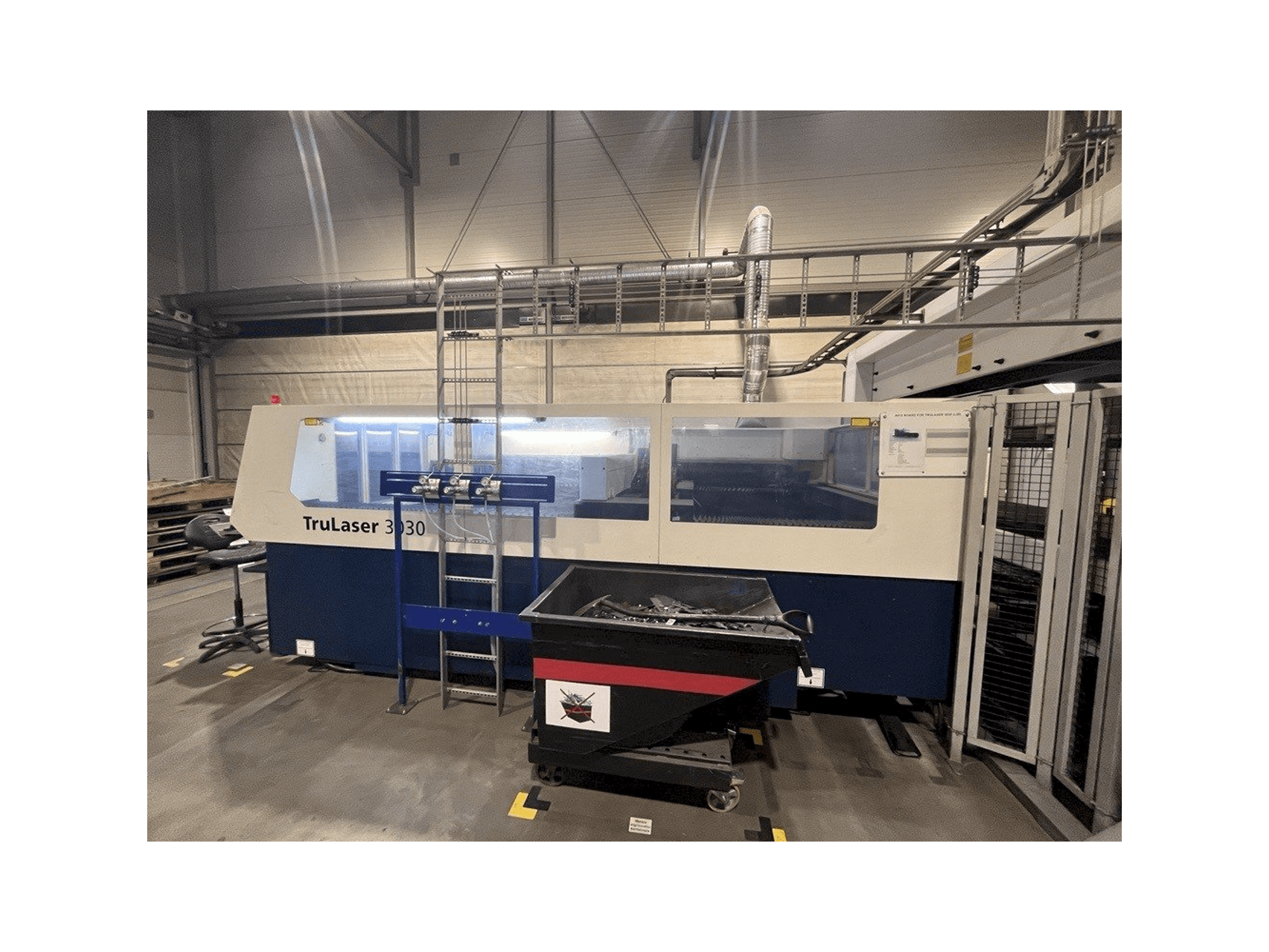 TRUMPF TruLaser 3030 L30 Mašinos vaizdas iš priekio
