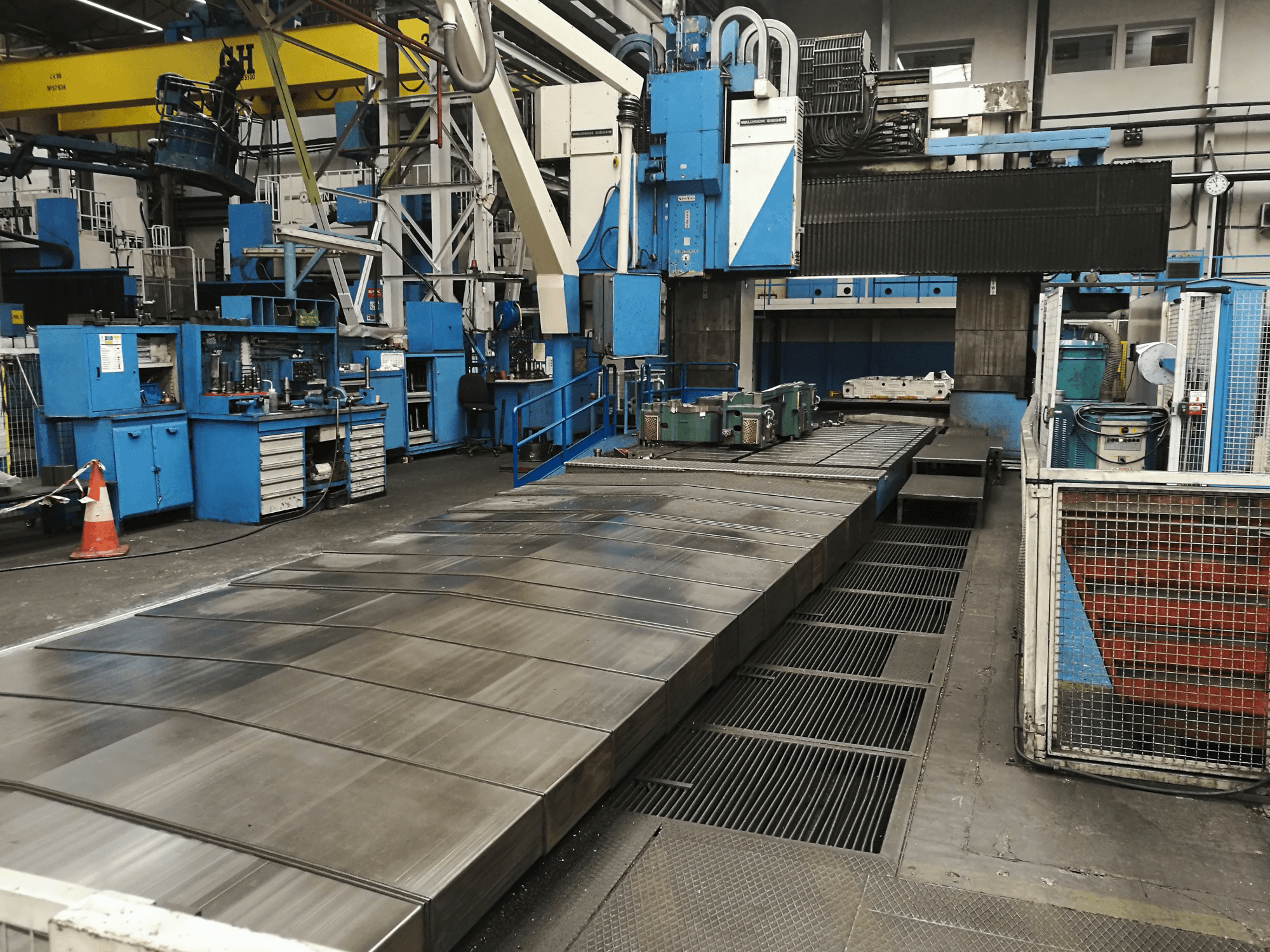 Waldrich Siegen V/H-AR Mašinos vaizdas iš priekio