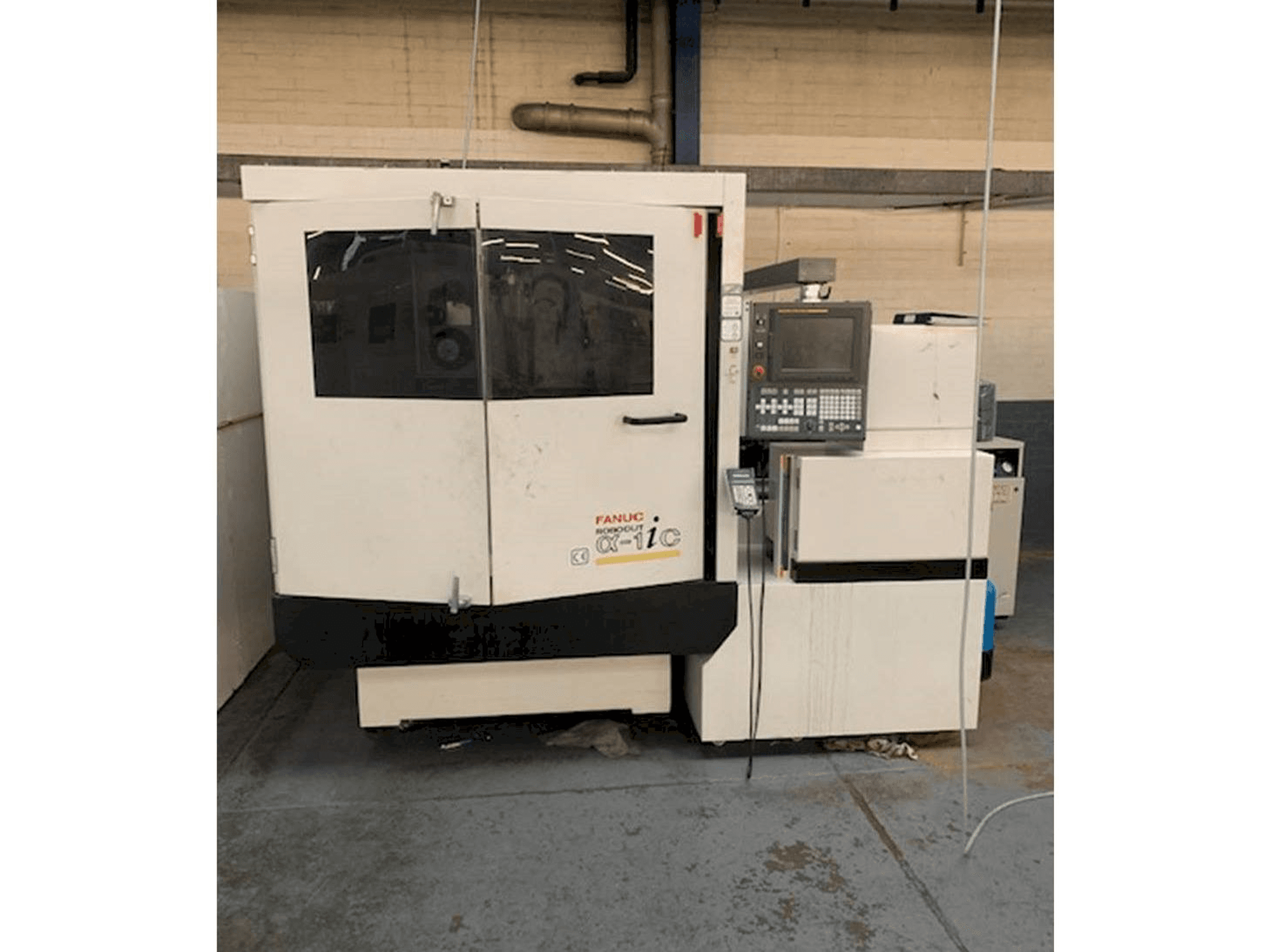 FANUC ROBOCUT Alpha -1iC S Axis Mašinos vaizdas iš priekio
