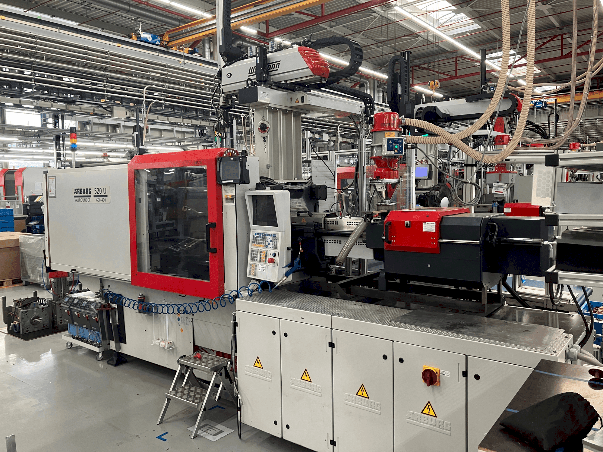 Arburg Allrounder 520 U 1600-400 Mašinos vaizdas iš priekio