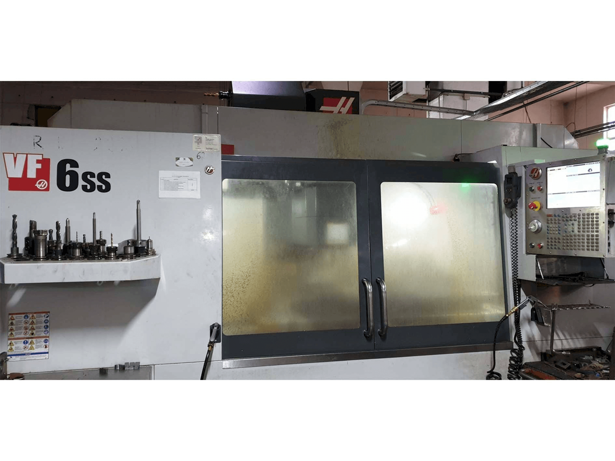 HAAS VF-6SS Mašinos vaizdas iš priekio