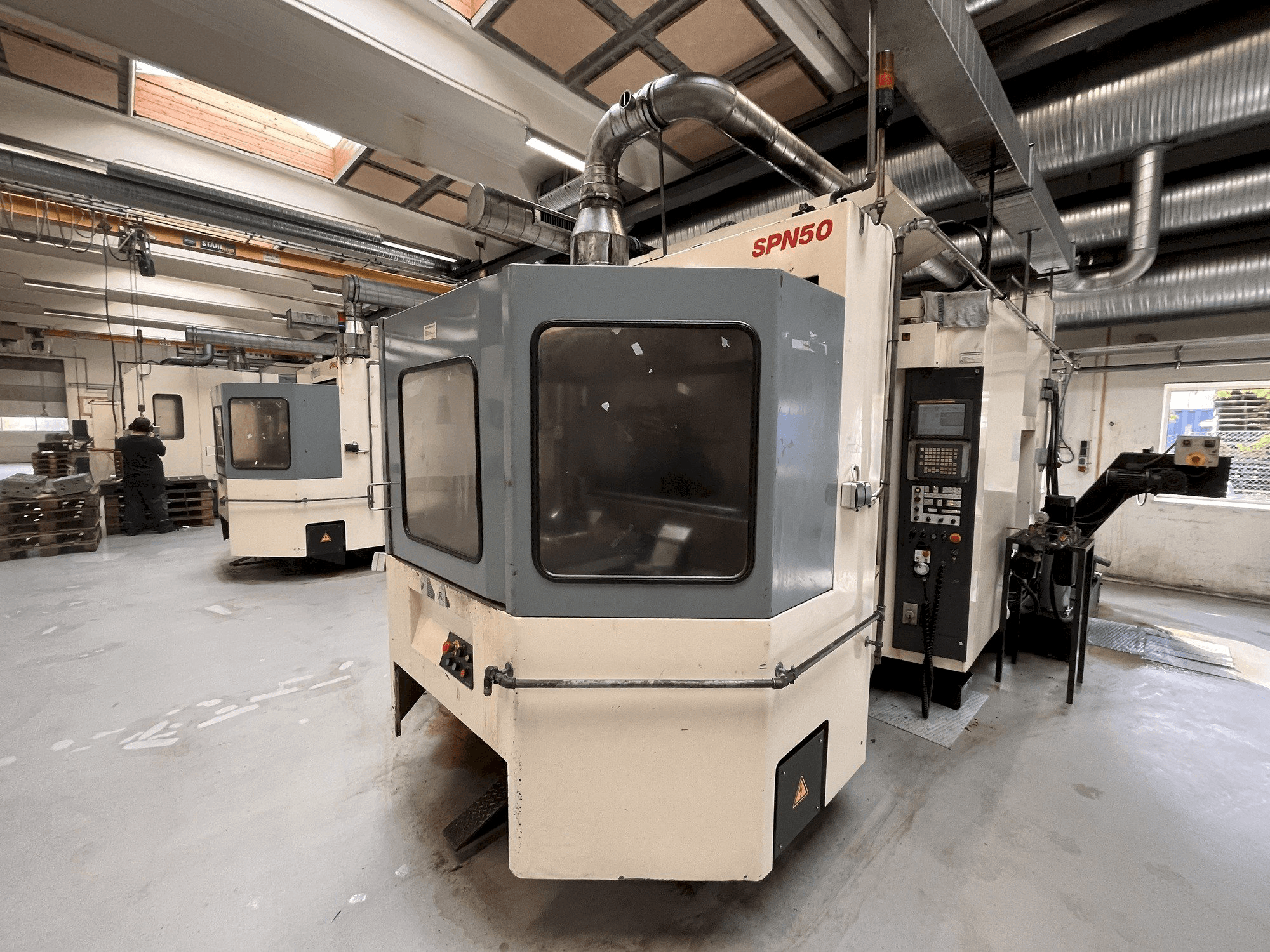 Niigata SPN 50 Mašinos vaizdas iš priekio