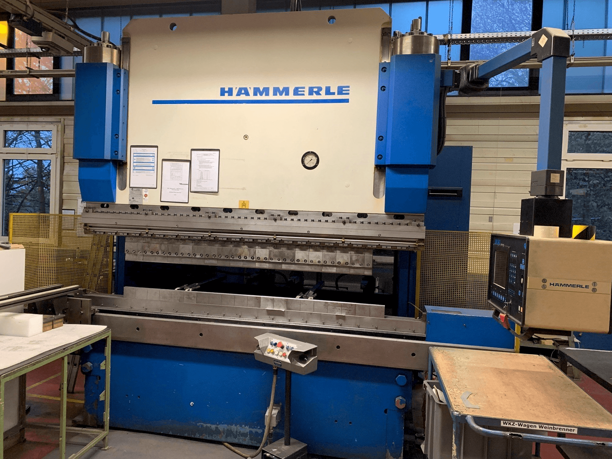 HAMMERLE AP 200 2600 Serie 3 Mašinos vaizdas iš priekio