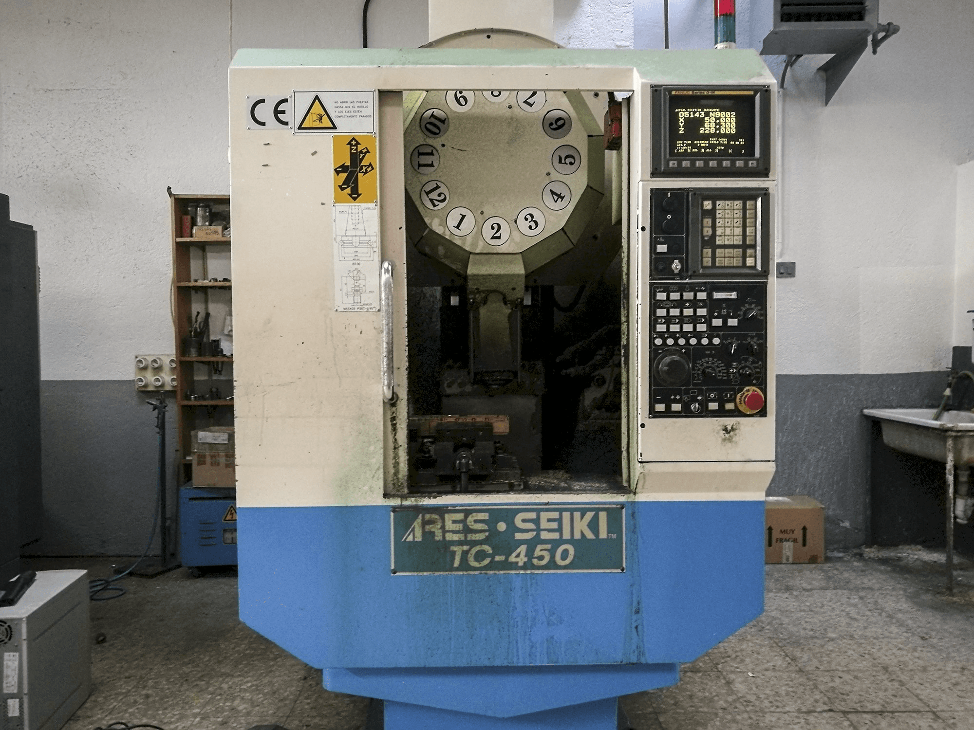 ARES TC-450 Mašinos vaizdas iš priekio