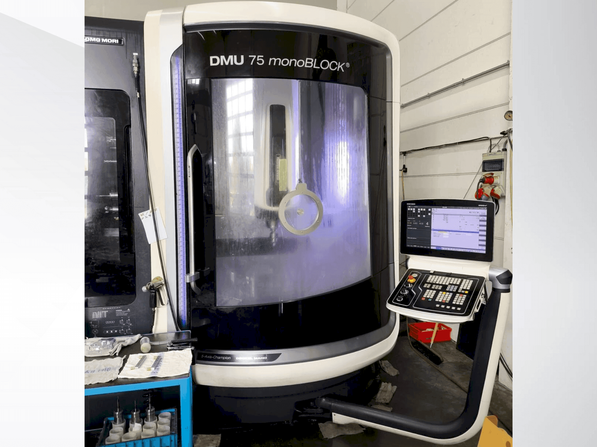 DMG MORI DMU 75 monoBlock Mašinos vaizdas iš priekio
