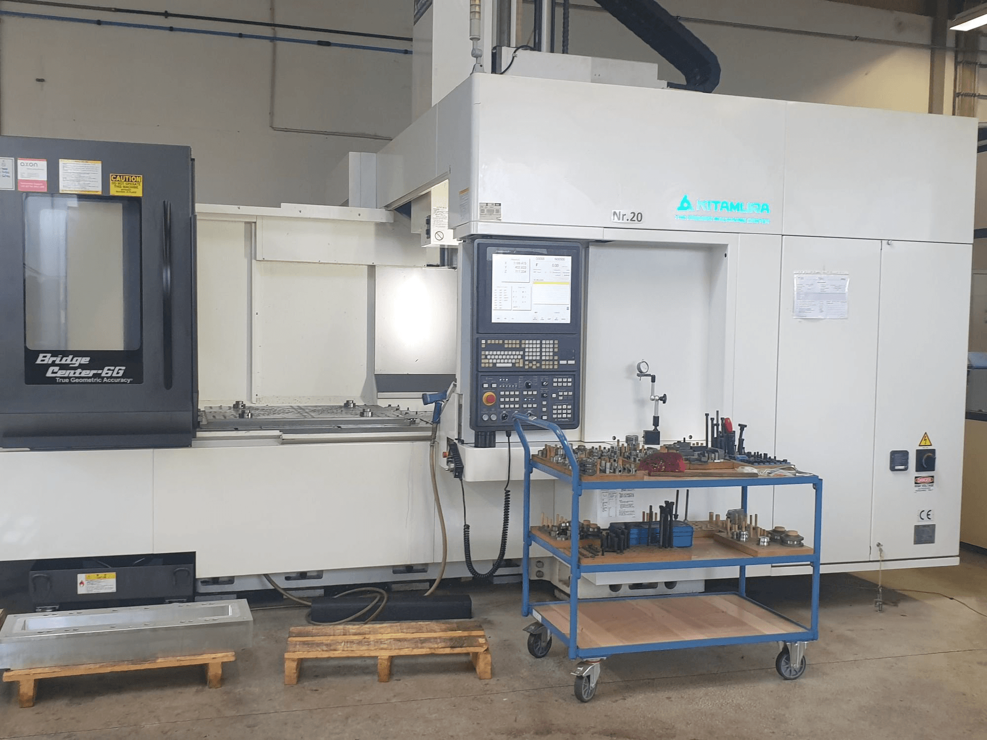 Kitamura Bridge Center 6G Mašinos vaizdas iš priekio