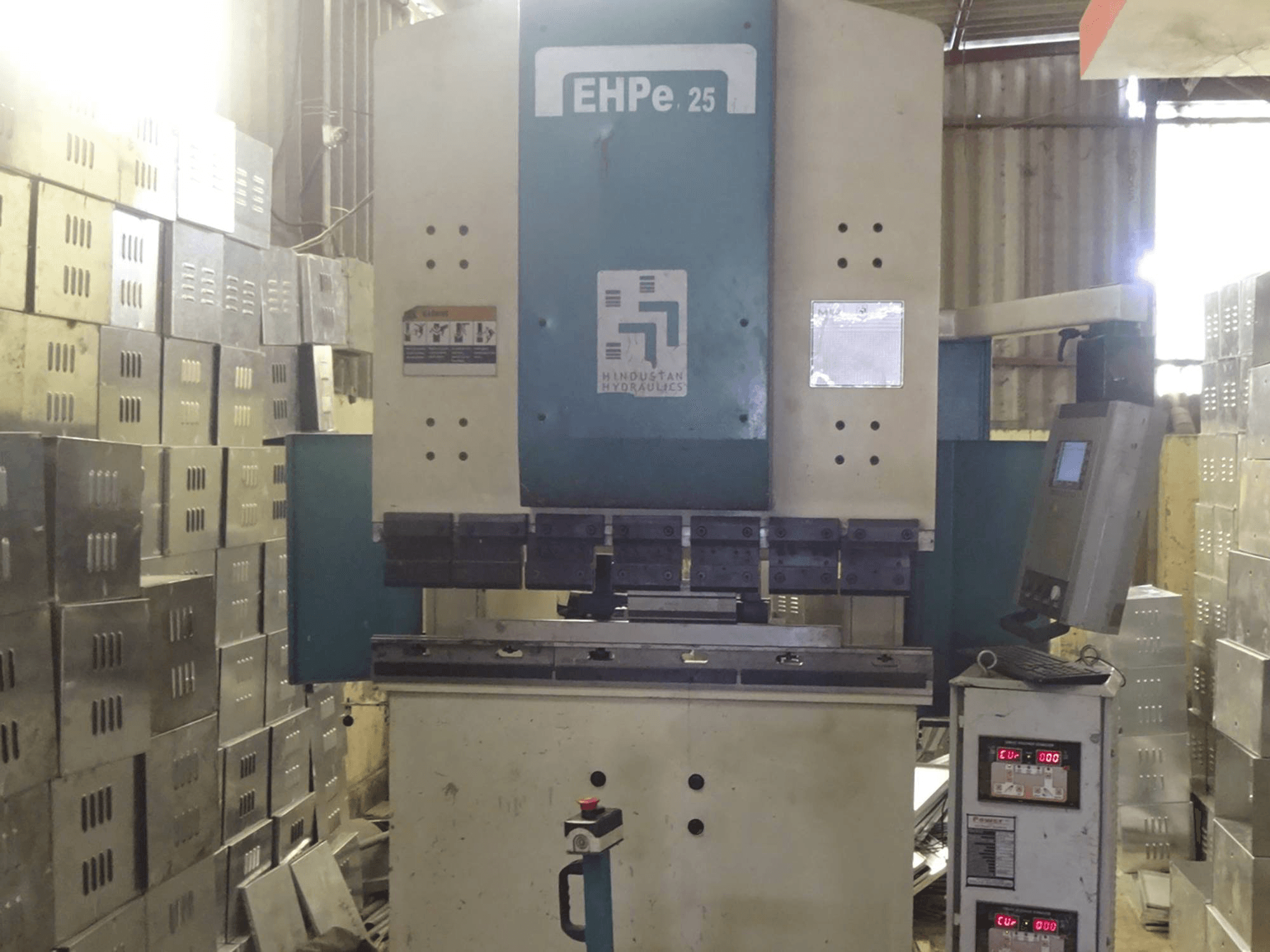 Hindustan Hydraulics Mašinos vaizdasEHPe 25 iš priekio