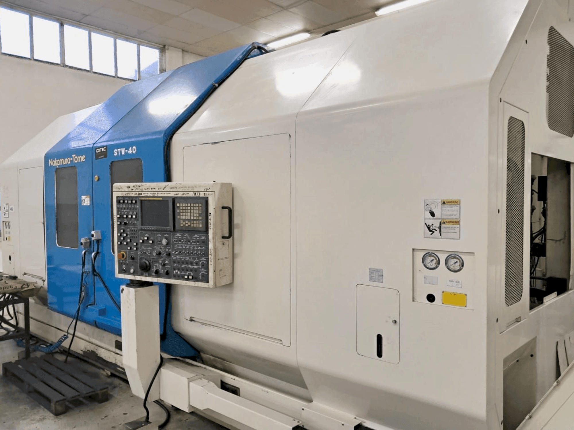 NAKAMURA-TOME STW-40 Mašinos vaizdas iš priekio