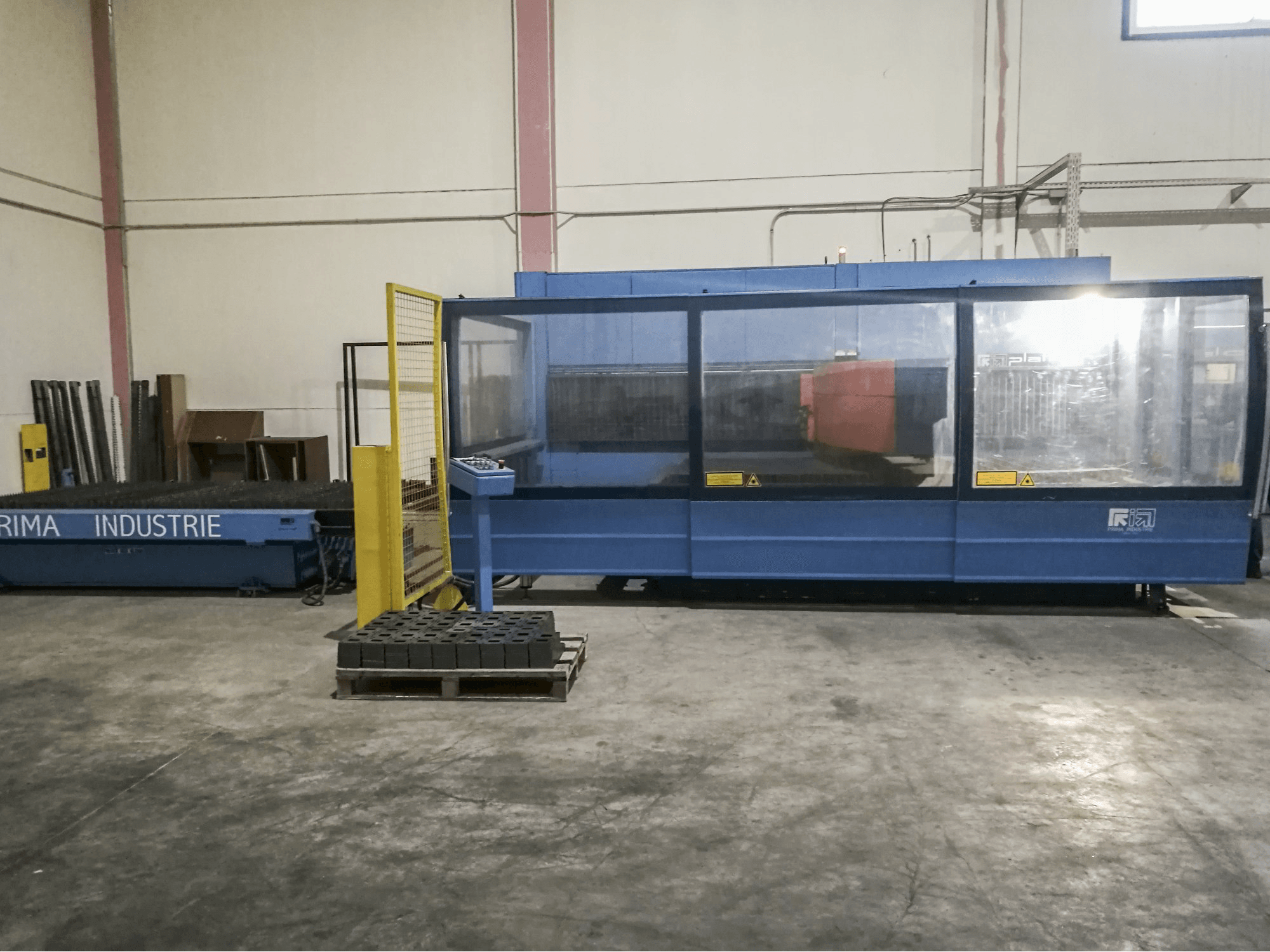 Prima Power Platino 1530 Mašinos vaizdas iš dešinės pusės