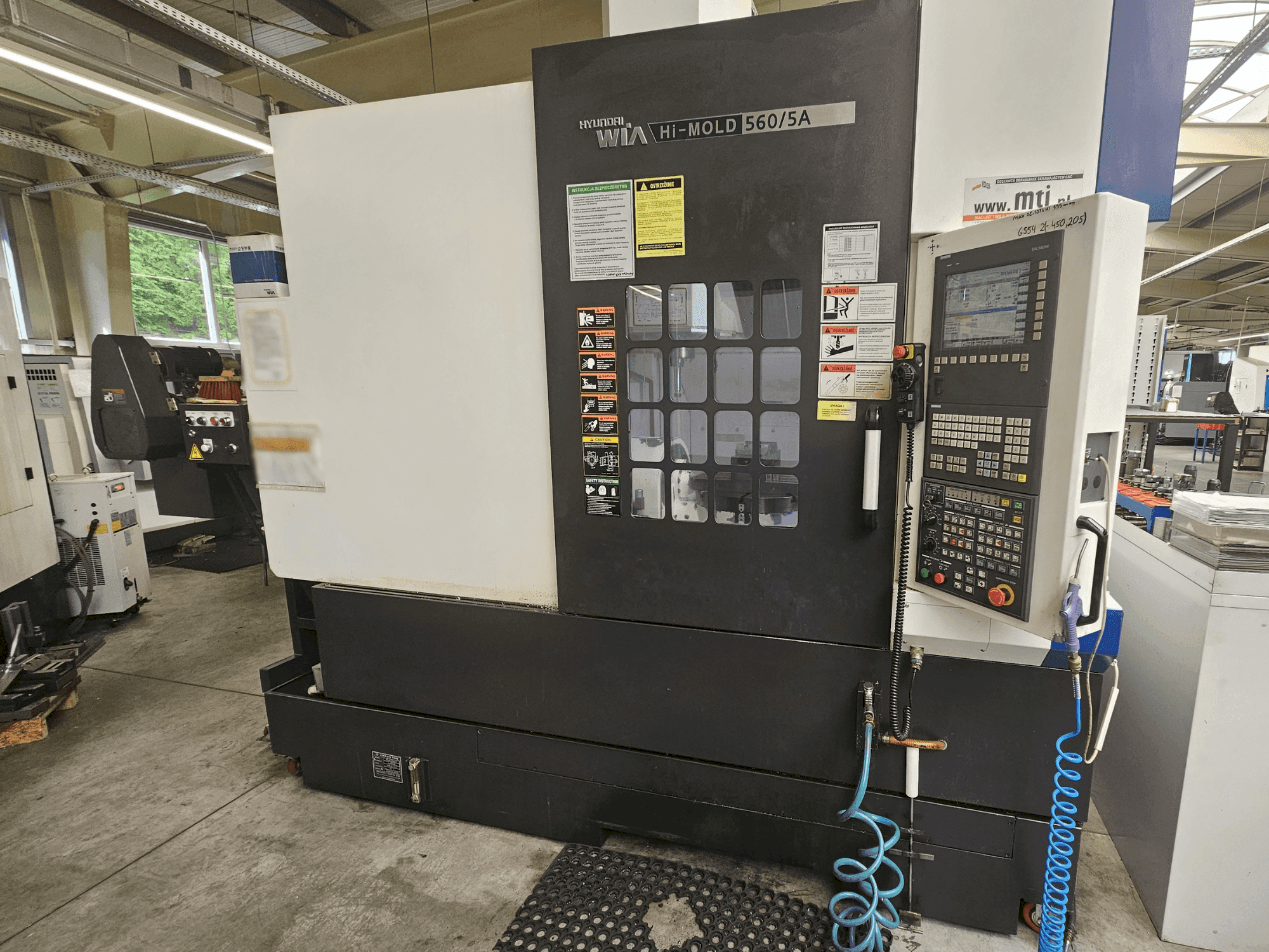 Hyundai Wia Hi-MOLD 560/5A Mašinos vaizdas iš priekio