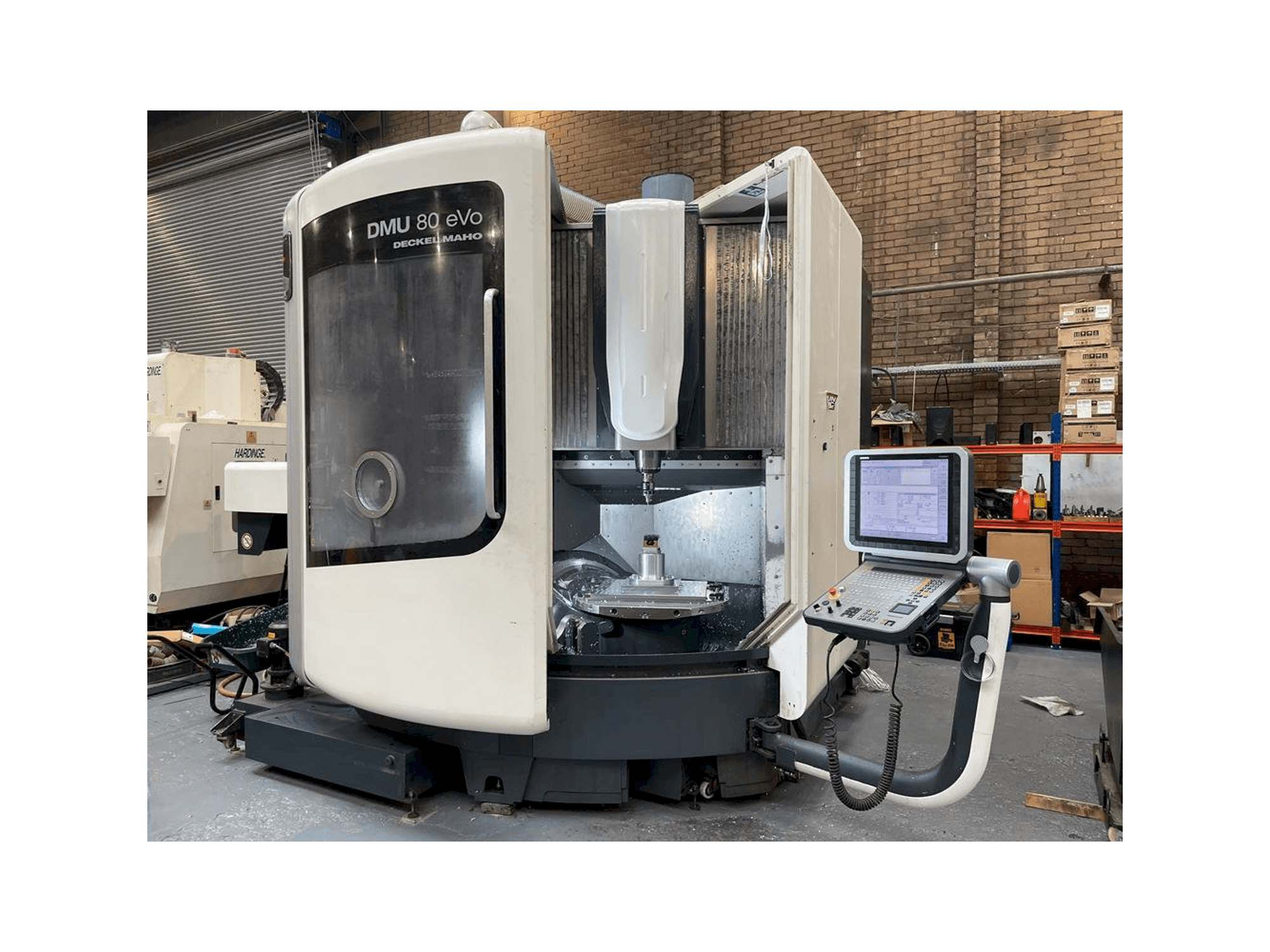 DMG DMU 80 eVo Linear Mašinos vaizdas iš priekio