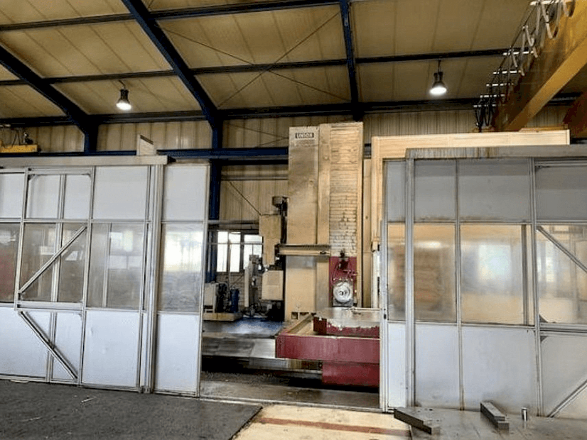 UNION KC 150 Mašinos vaizdas iš priekio