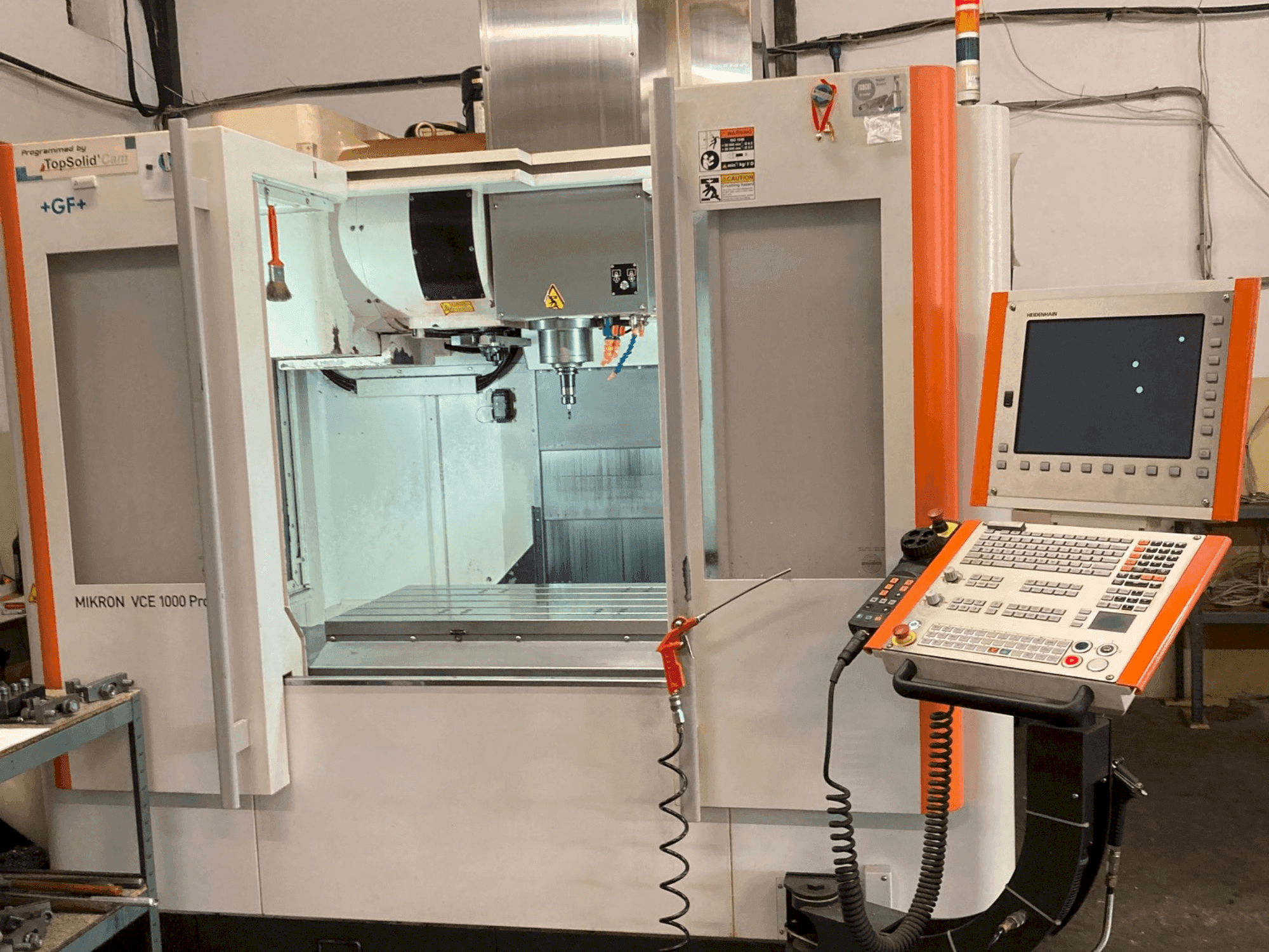 +GF+ Mikron VCE 1000 Pro Mašinos vaizdas iš priekio