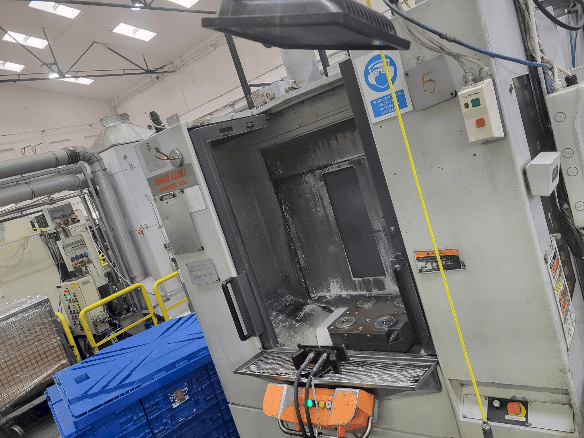 MORI SEIKI NH 4000 Mašinos vaizdas iš priekio