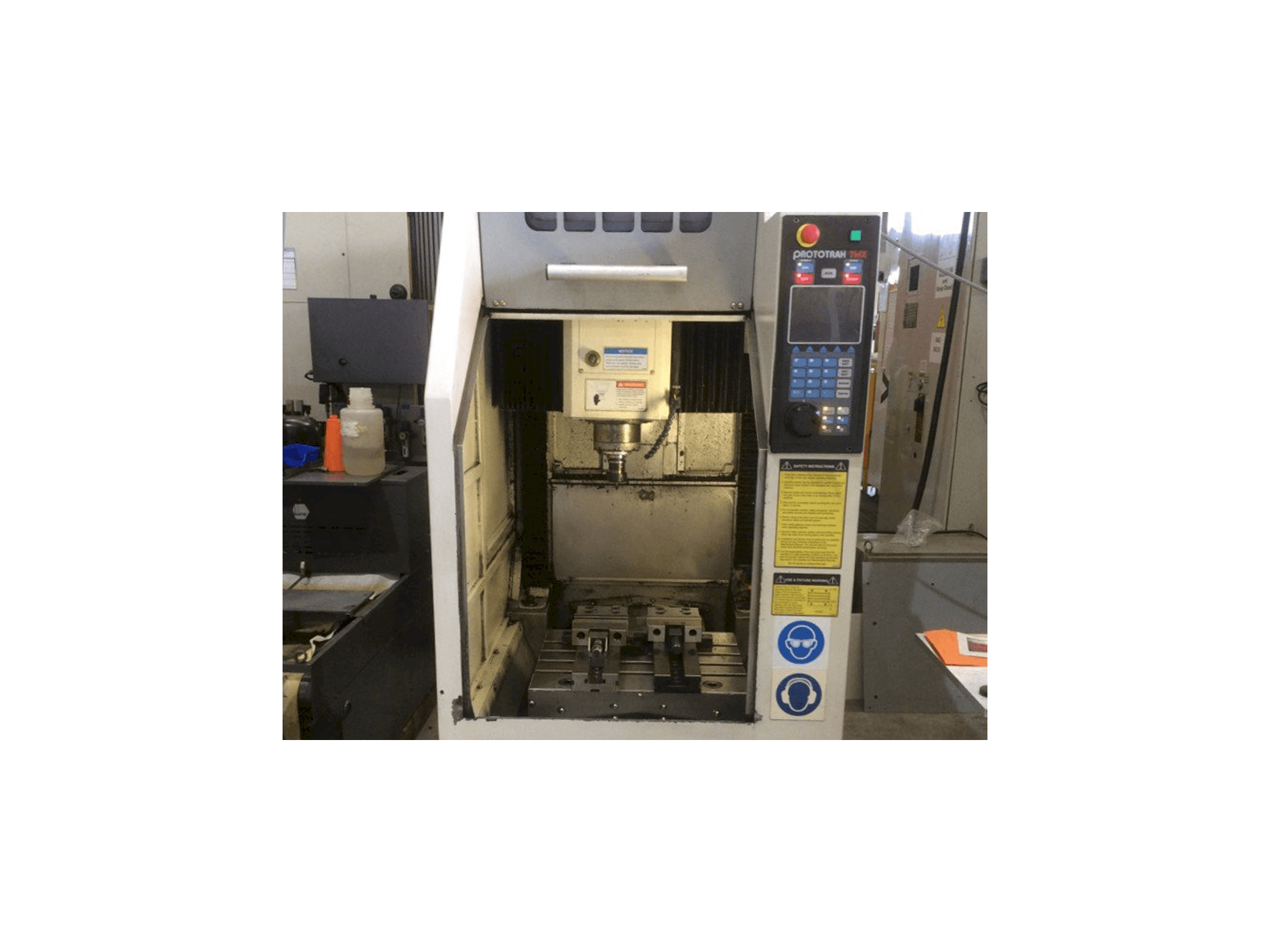 XYZ 2-OP Mašinos vaizdas iš priekio