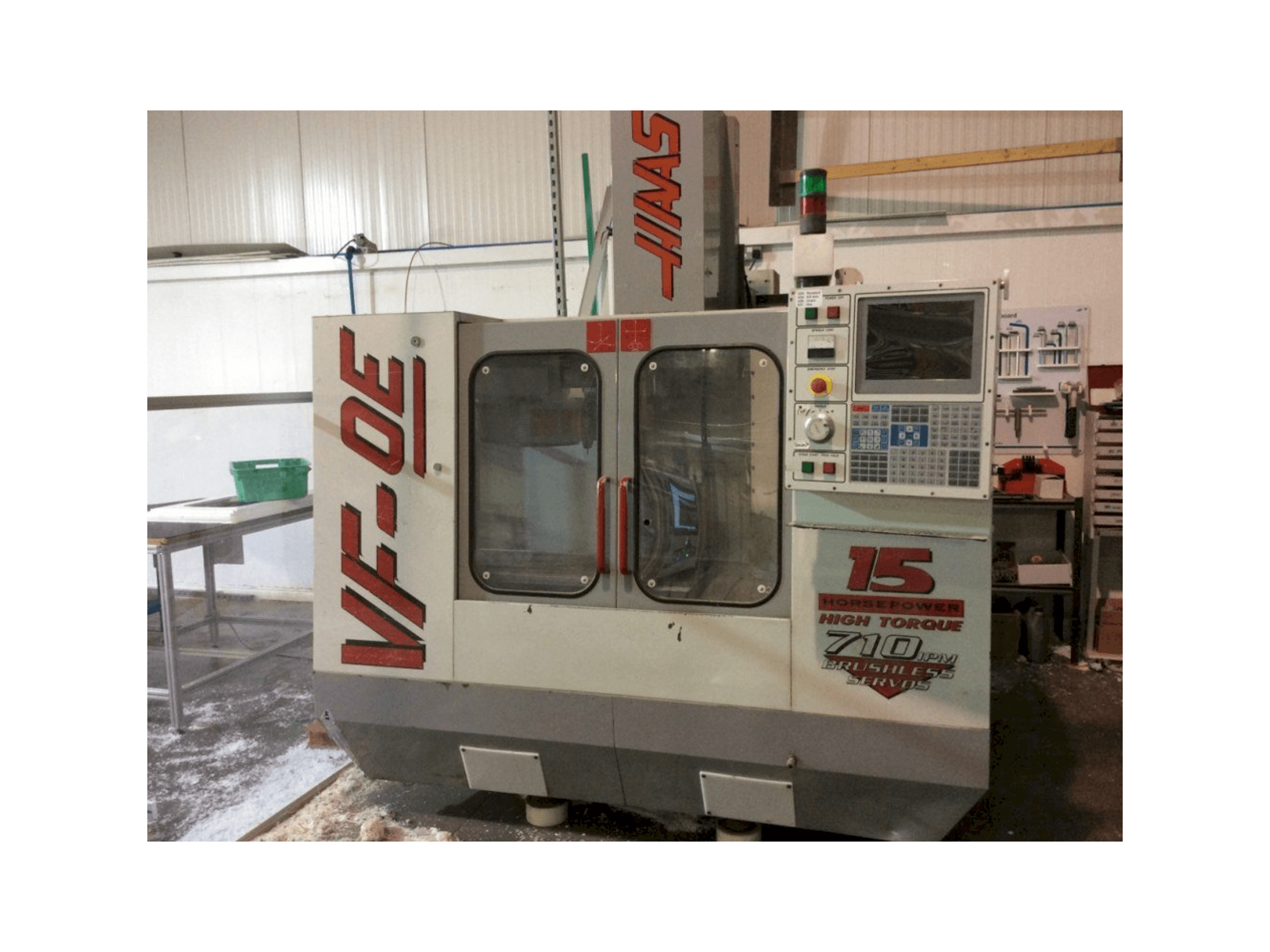HAAS VF-OE Mašinos vaizdas iš priekio