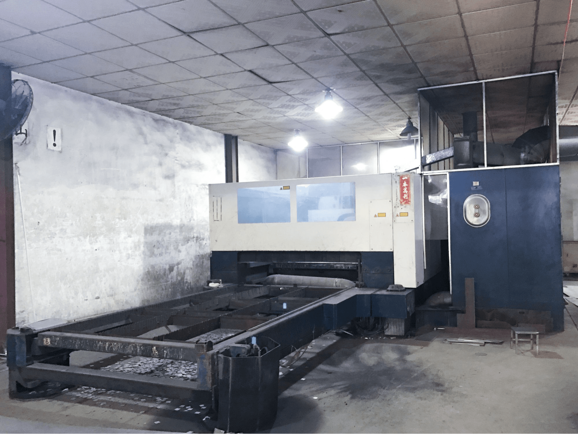 Trumpf TruLaser 3030 Mašinos dešinės pusės vaizdas