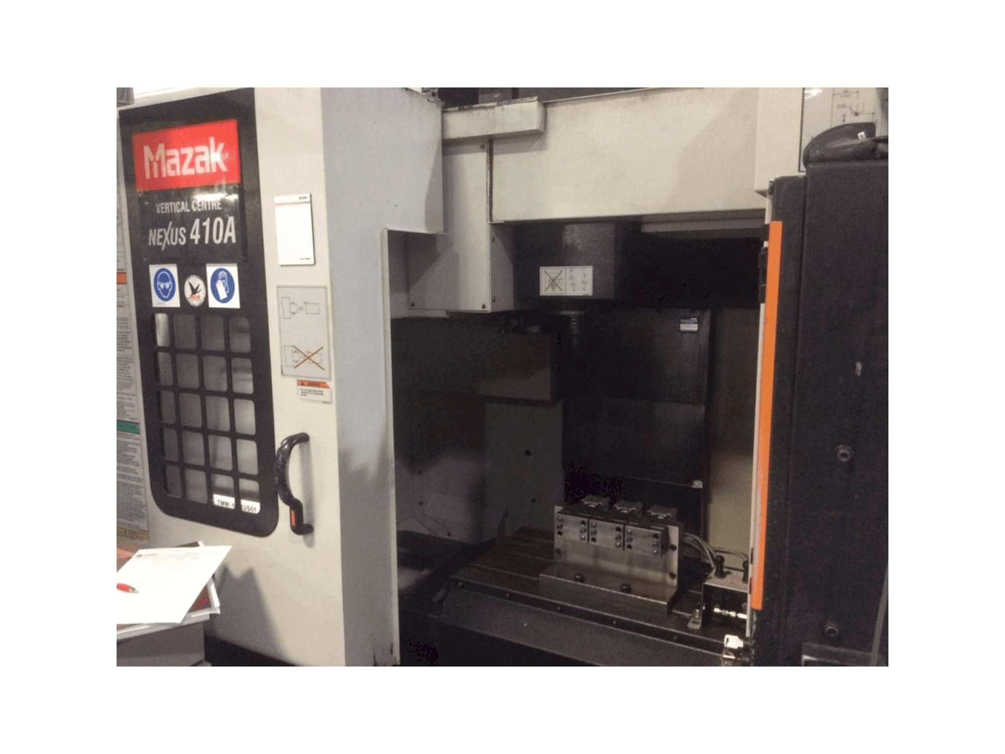Mazak Nexus VCN 410A Mašinos vaizdas iš priekio