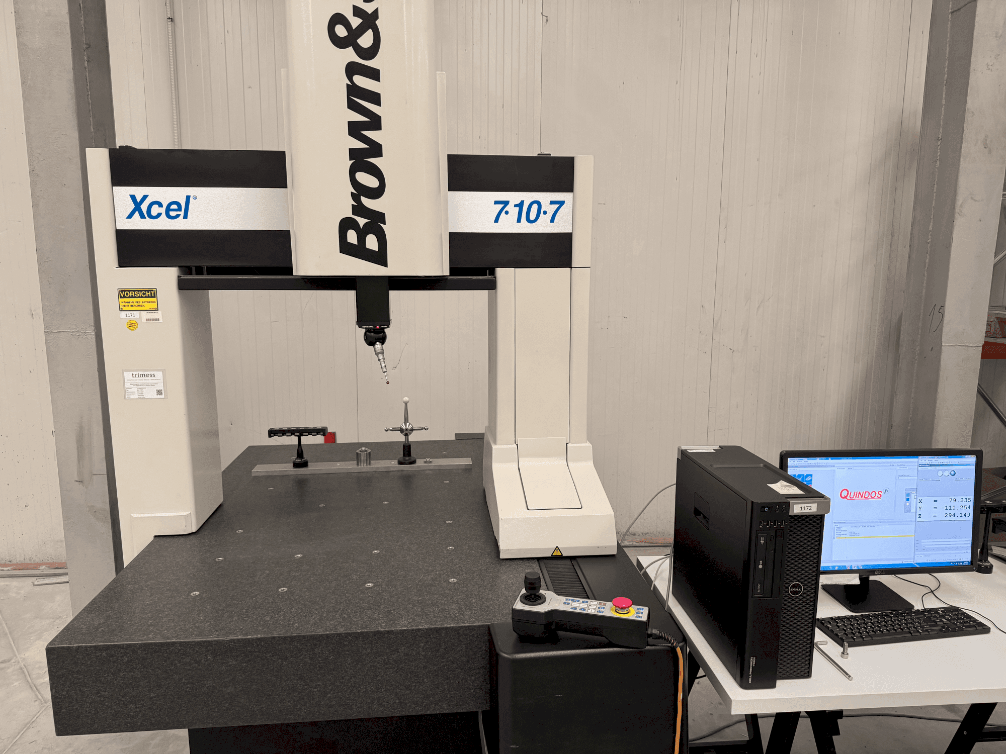 BROWN & SHARPE XCEL 7107 Mašinos vaizdas iš priekio