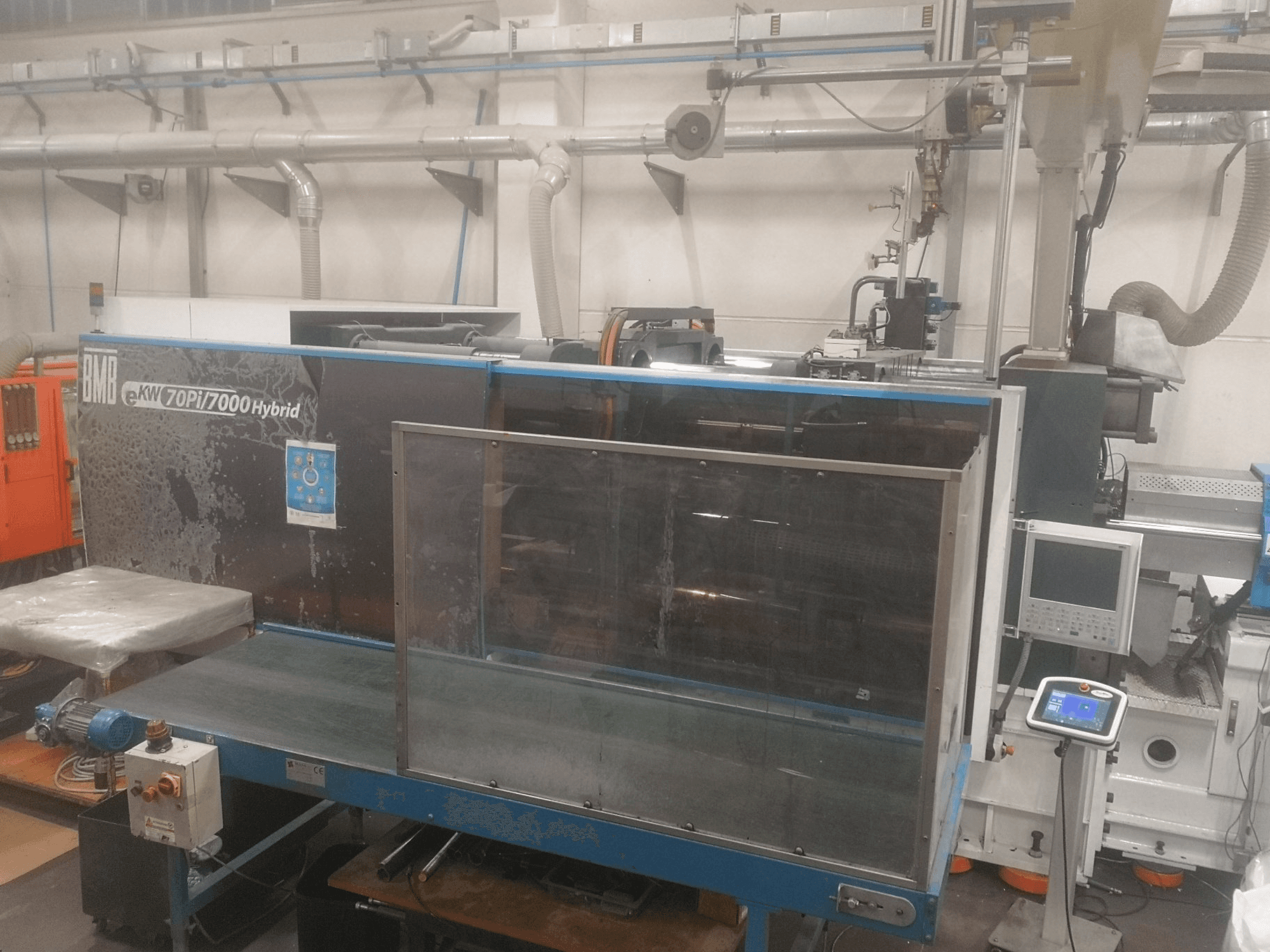 BMB Ekw 70pi Hybrid Mašinos vaizdas iš priekio