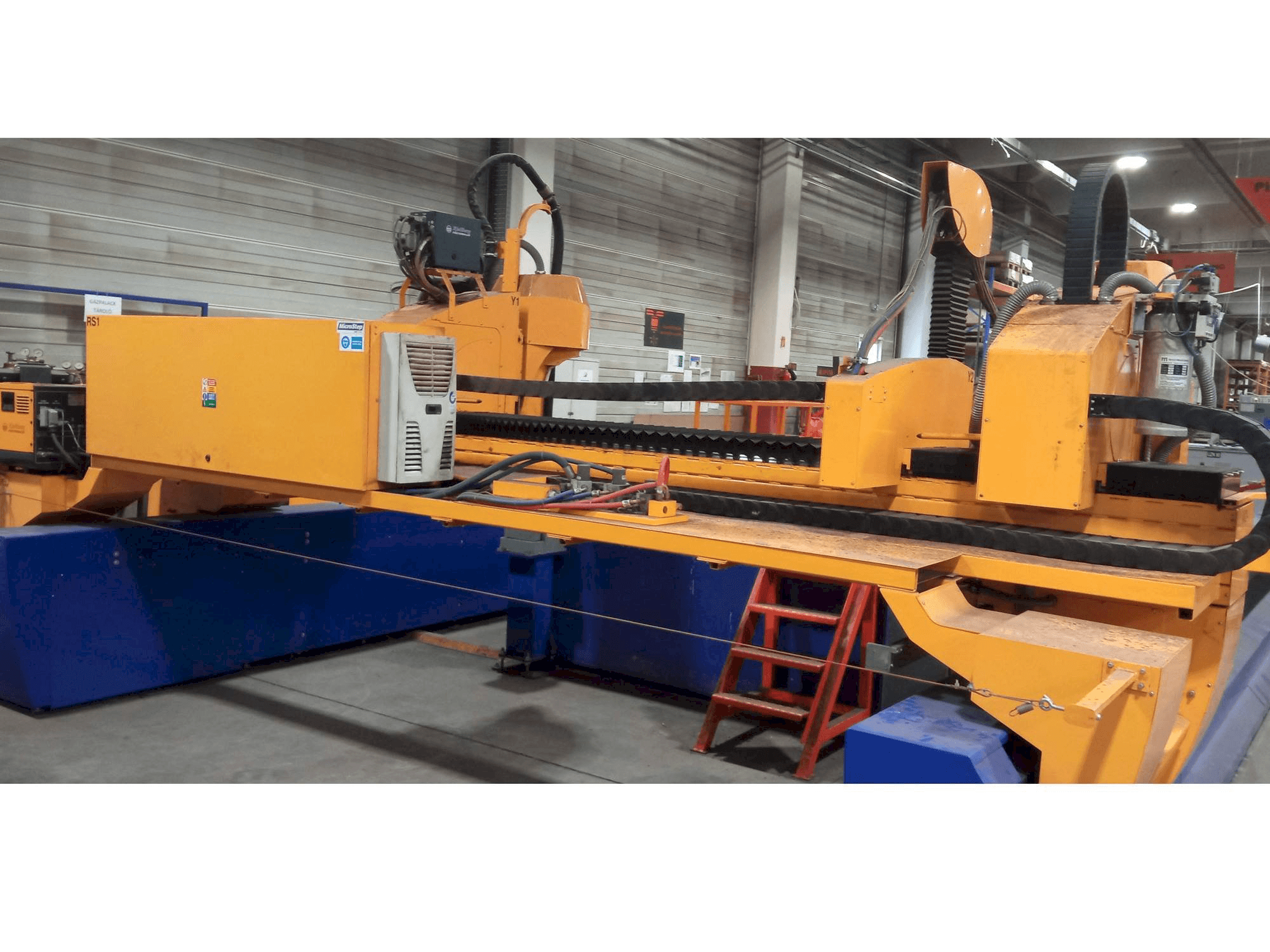 MicroStep MG 7501.20 Mašinos vaizdas iš priekio