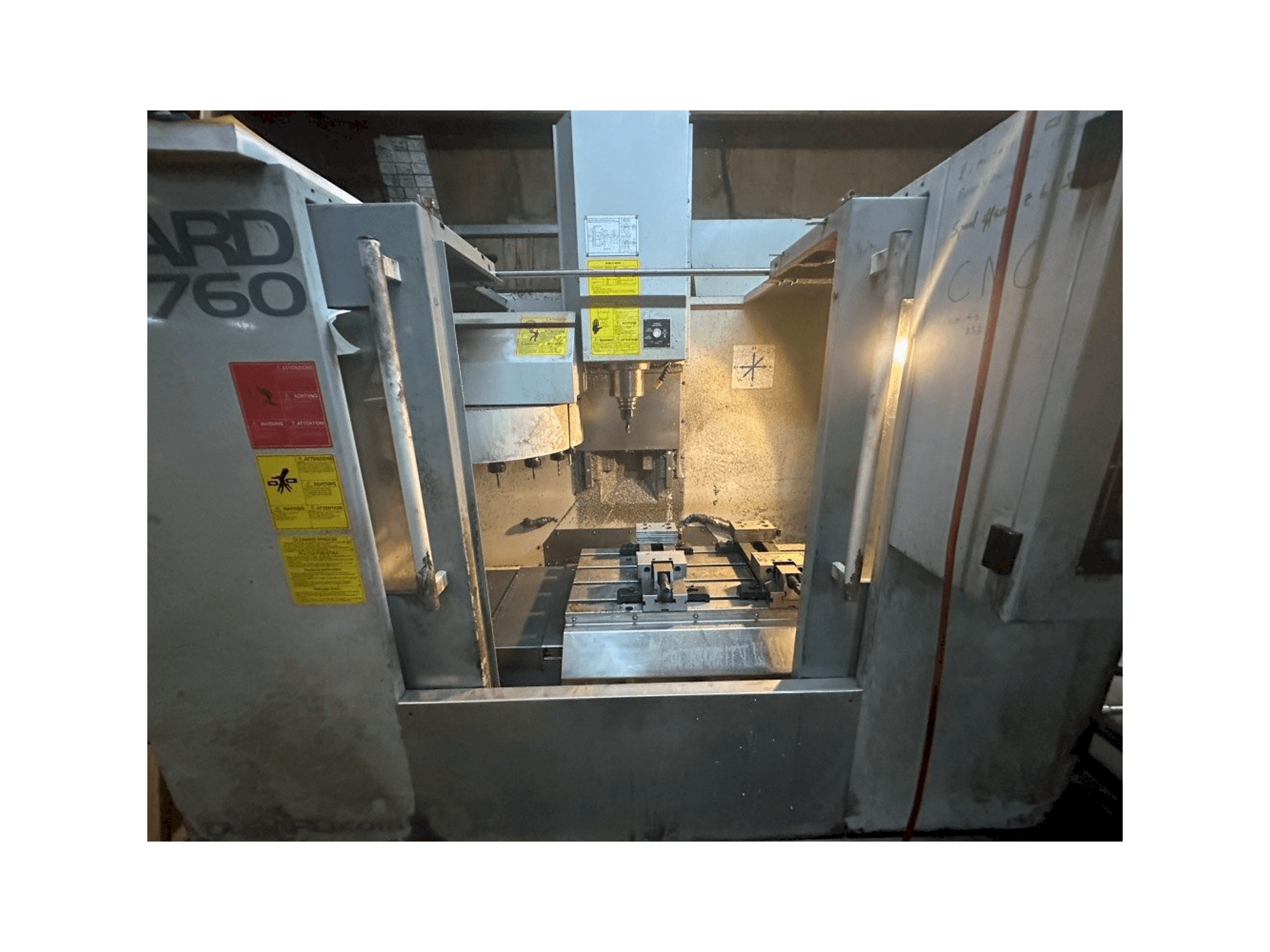 Dugard Eagle ECO 760 Mašinos vaizdas iš priekio